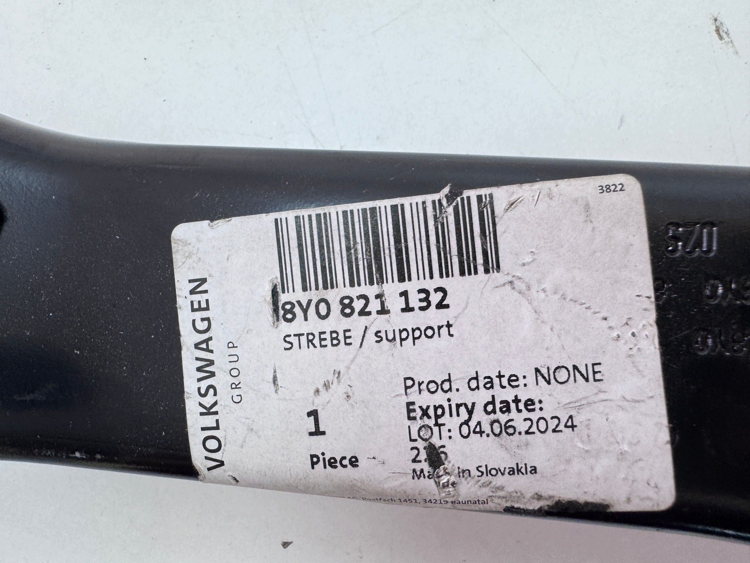 Support de garde-boue avant Audi A3 8Y OEM 8Y0821132 image 3