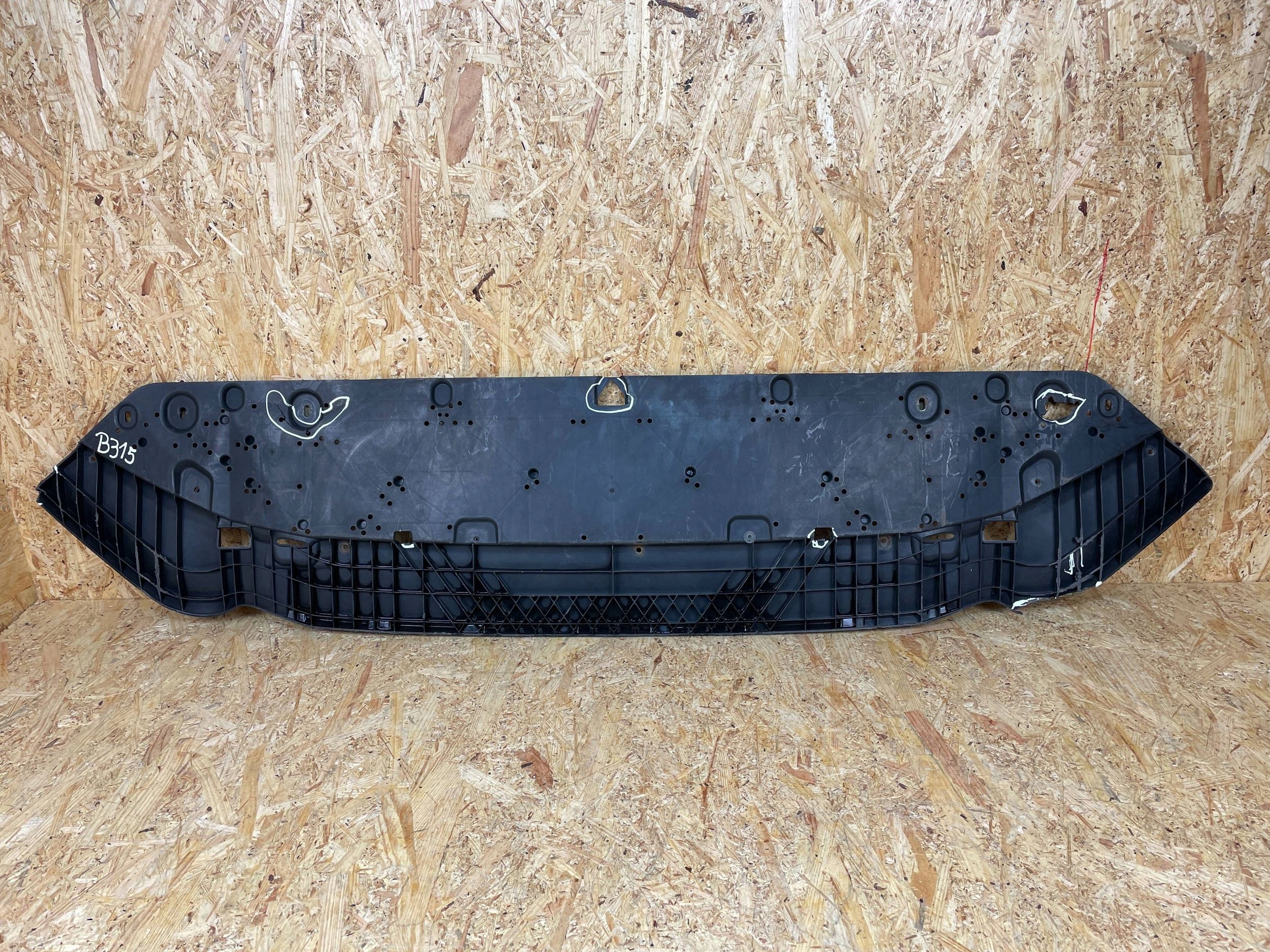 Audi A4 B9 S-Line Underkroppssköld OEM 8W0807611A image 2