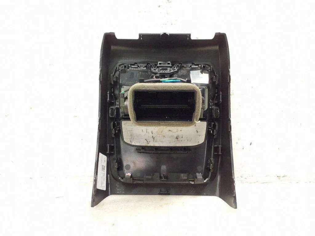 BMW M4 G82 taka-ilmaventtiiliristikko OEM 6806816