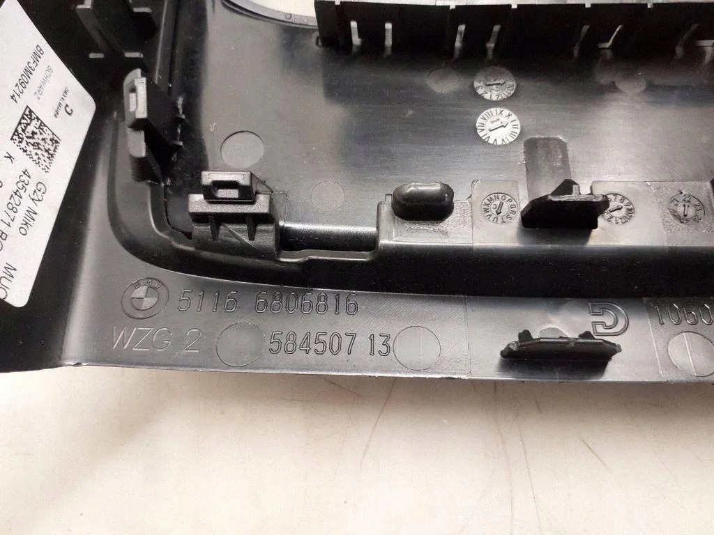 Grelha de ventilação traseira BMW M4 G82 OEM 6806816 image 3