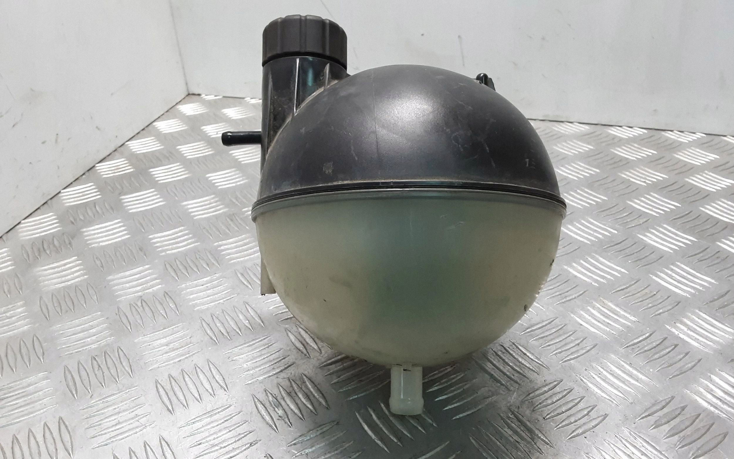 Mercedes W169 Tasaustankki OEM A1695000149