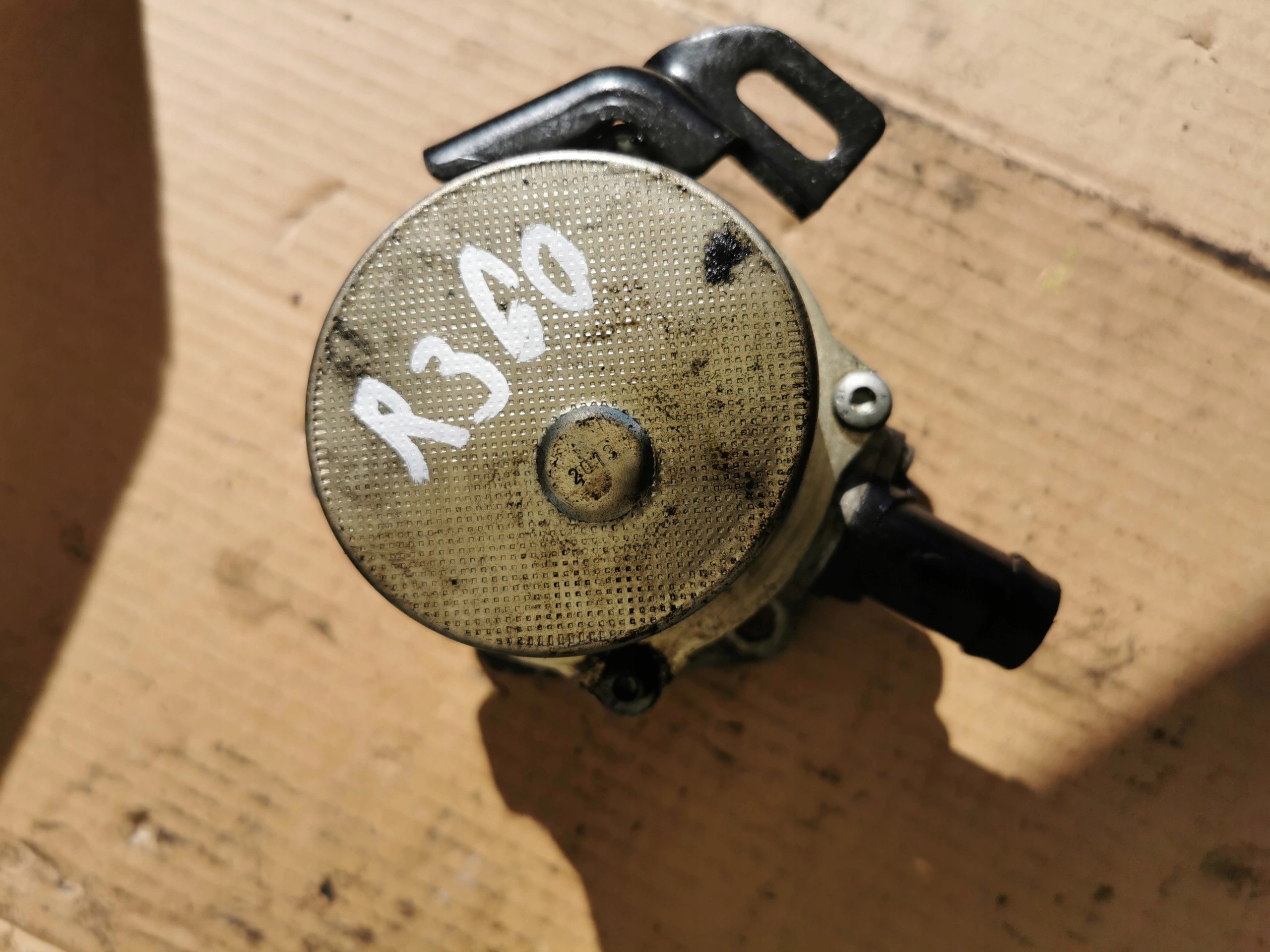 Tyhjiöpumppu OEM 146505272R Mercedes-Benz A-luokalle