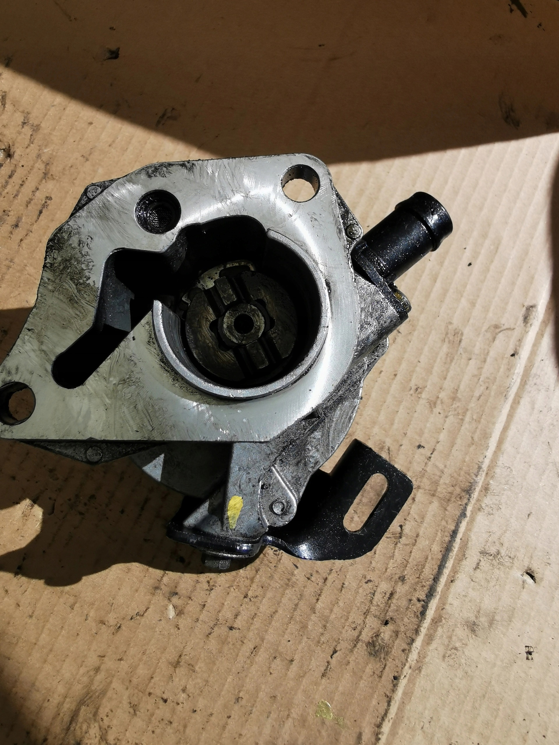Bomba de vacío OEM 146505272R para Mercedes-Benz Clase A image 4