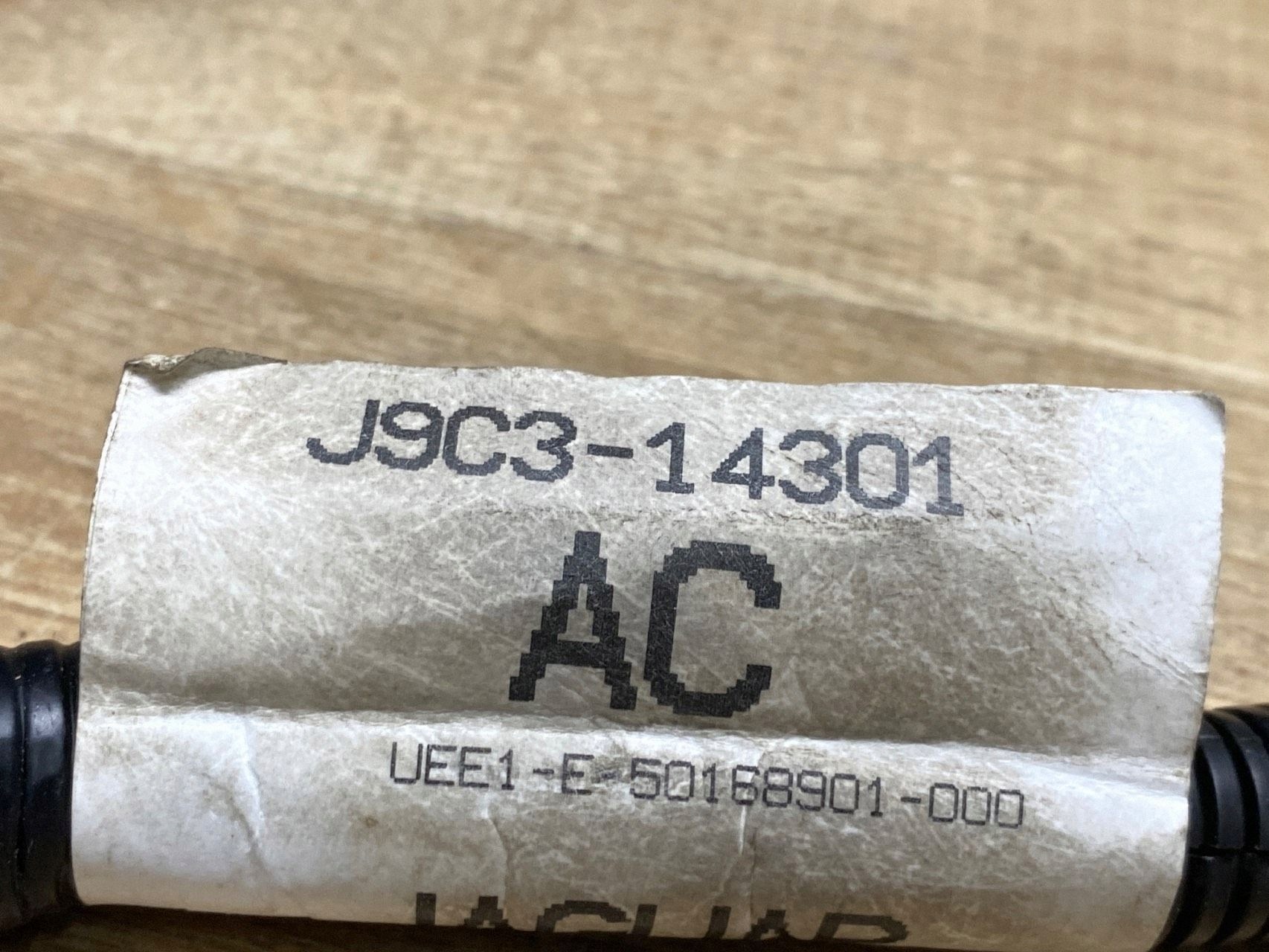 Pince Borne Négative Jaguar OEM J9C3-14301-AC image 3