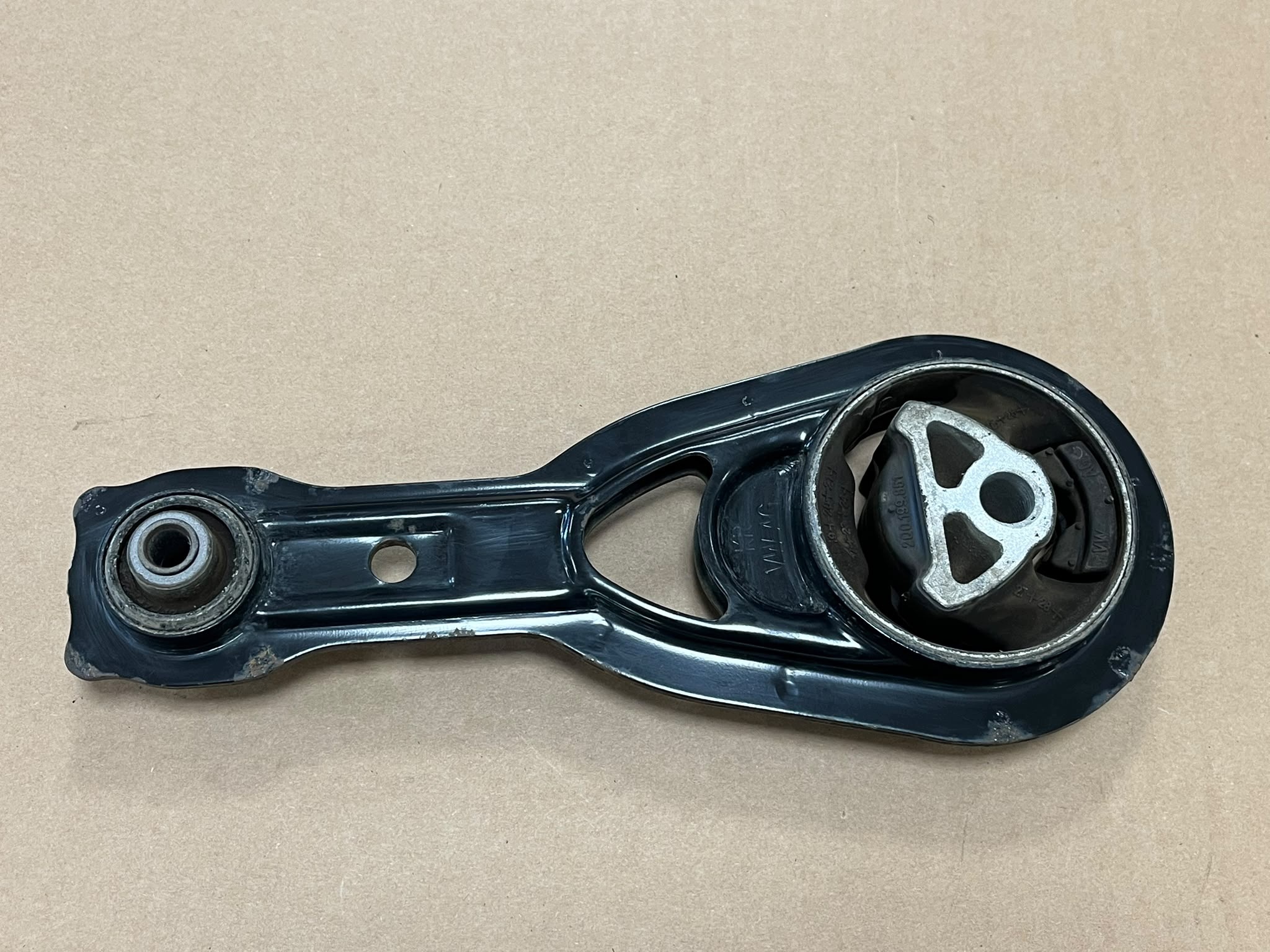 Support de Boîte VW OEM 2Q0199851 - État Utilisé image 2