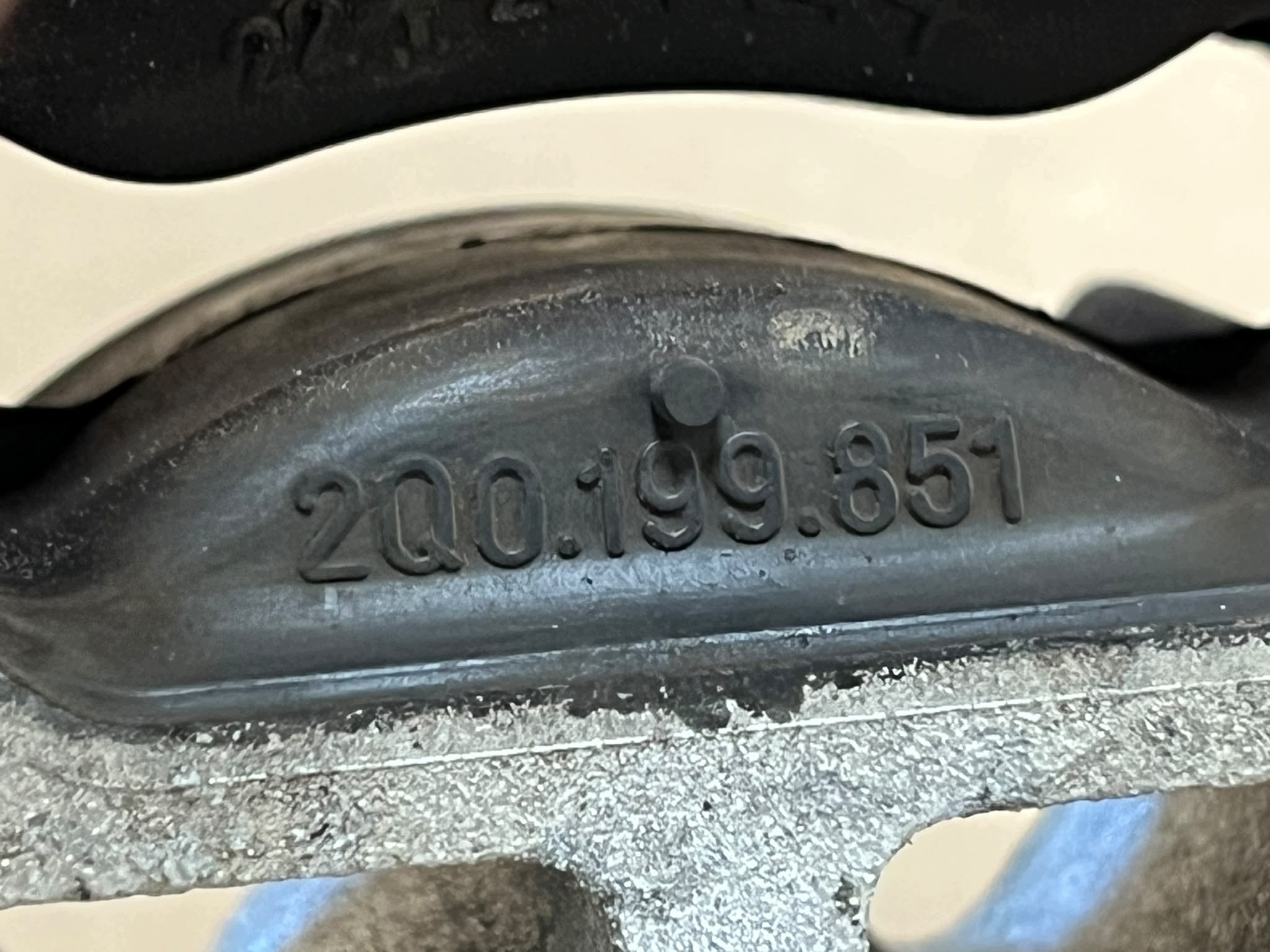 Support de Boîte VW OEM 2Q0199851 - État Utilisé image 3
