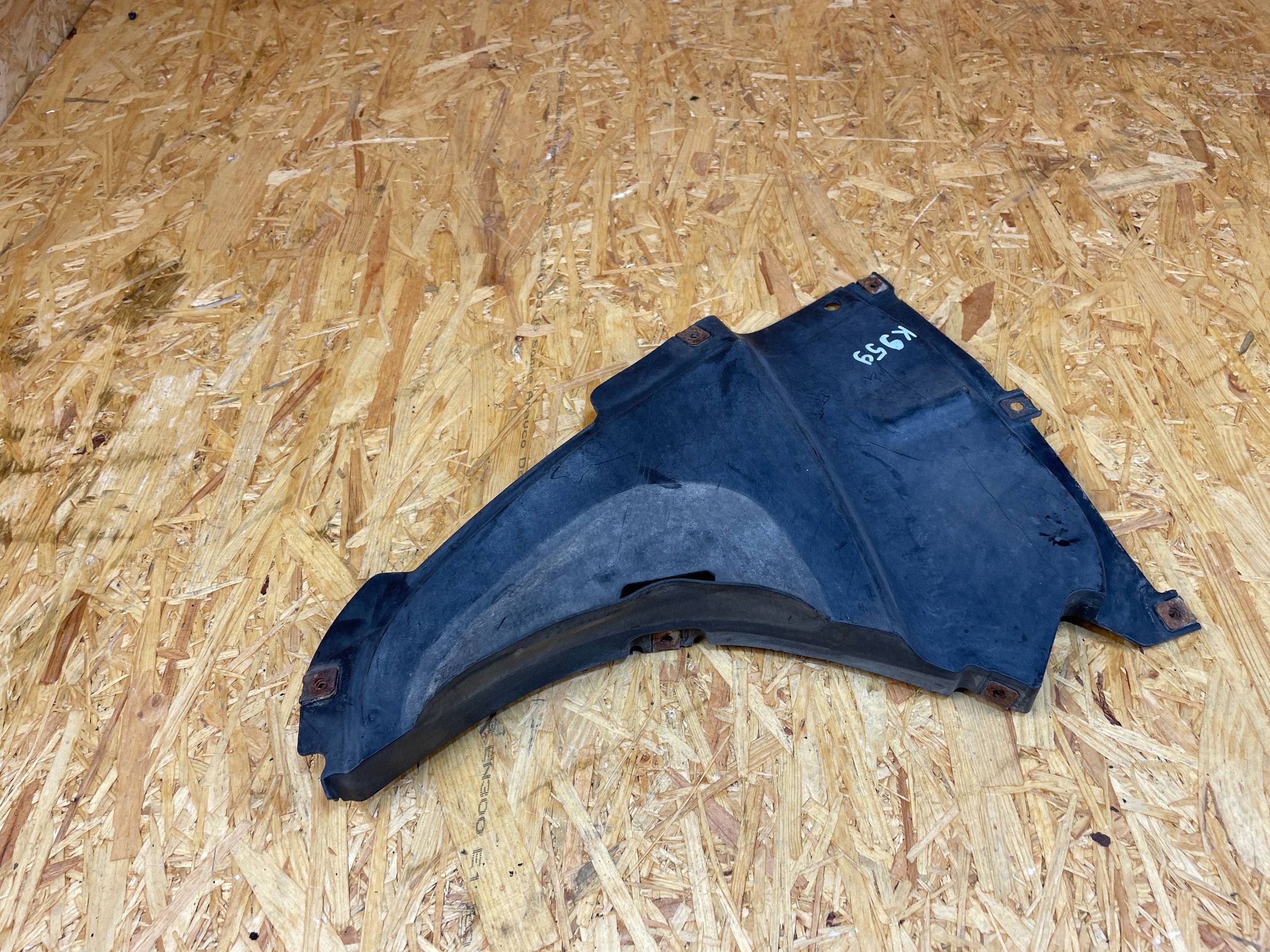Garde-boue BMW OEM 8055020 Triangle Droit image 3