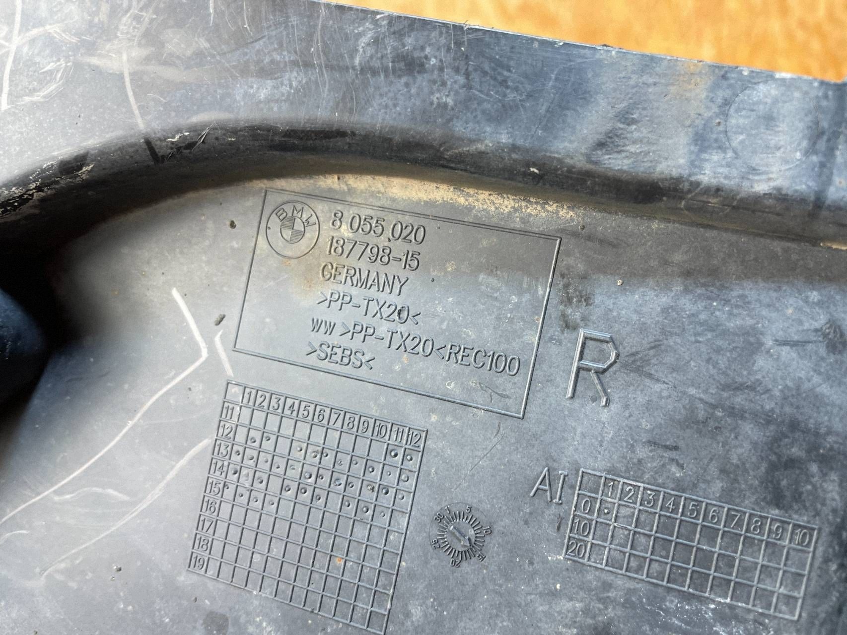 Garde-boue BMW OEM 8055020 Triangle Droit image 9