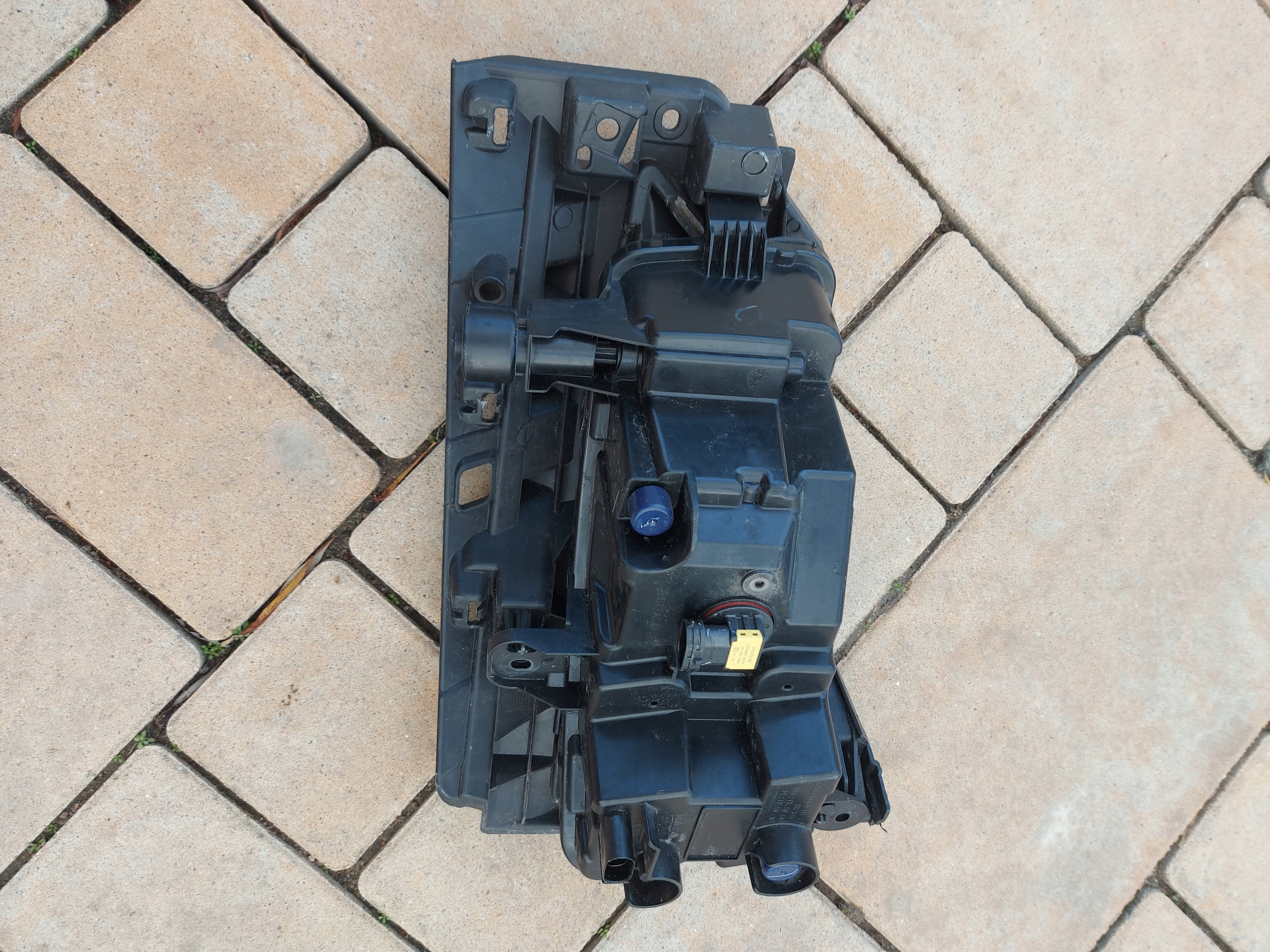 Valeo Right Halogen DRL LED Headlight OEM 2G094166208S image 3