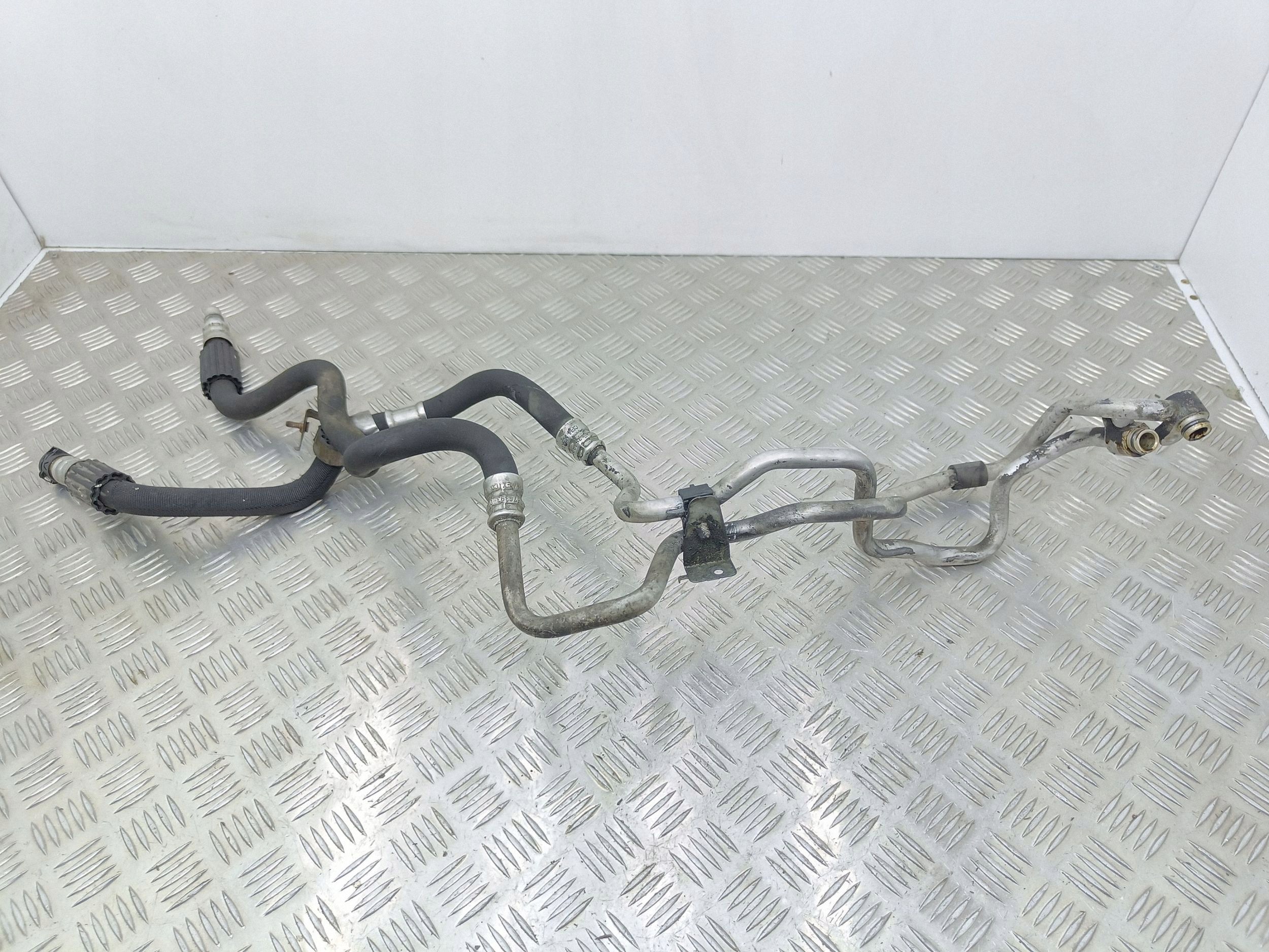 Mangueira do arrefecedor de óleo OEM 7576397 BMW X5 E70 X6 E71 image 2