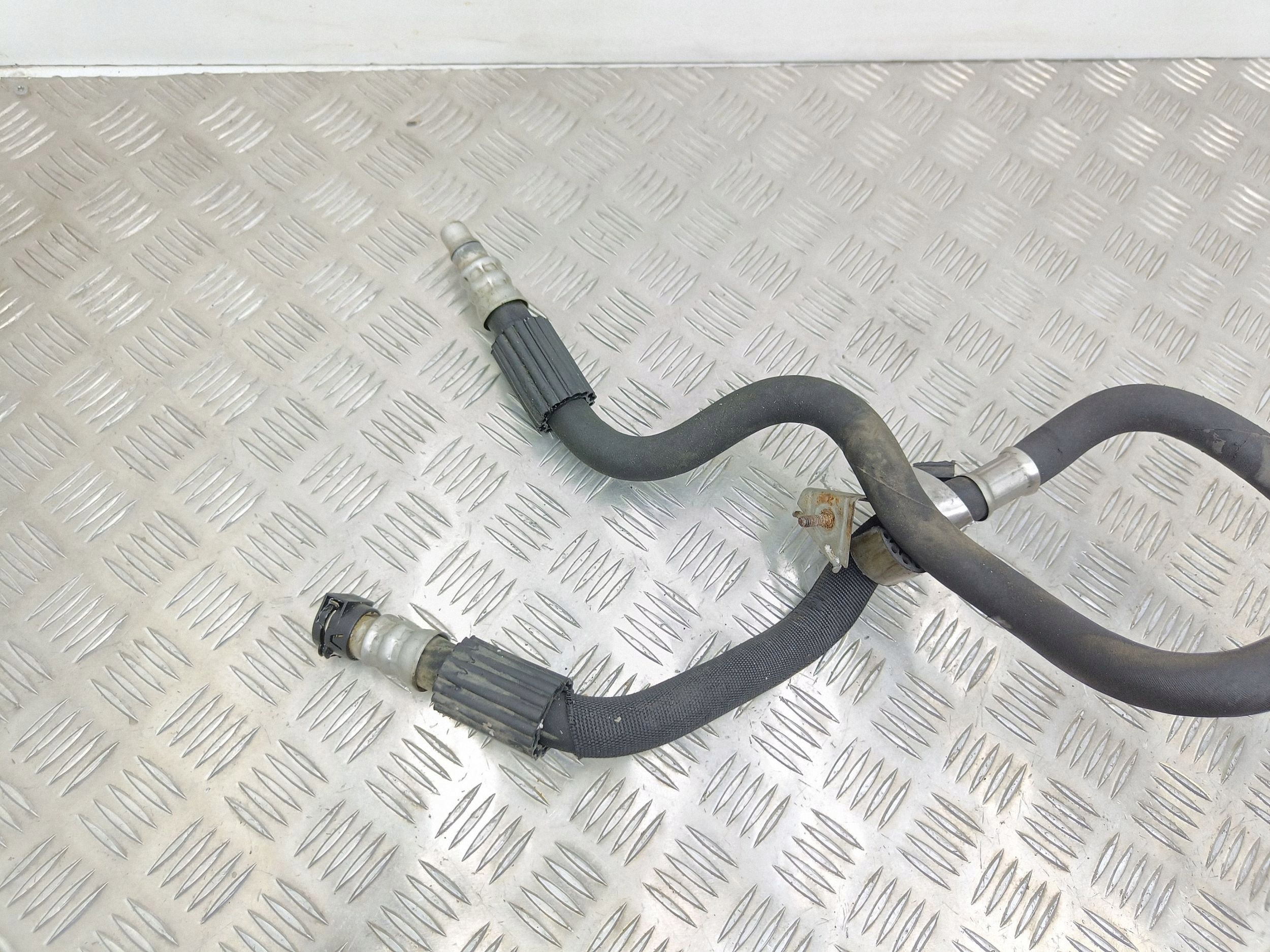 Mangueira do arrefecedor de óleo OEM 7576397 BMW X5 E70 X6 E71 image 3