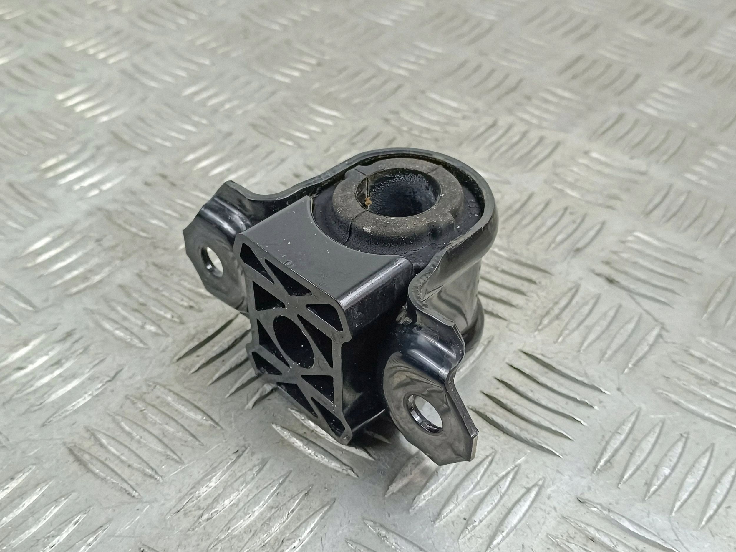 OEM FBZ28795 Etuvakainnivel Toyota RAV4:lle