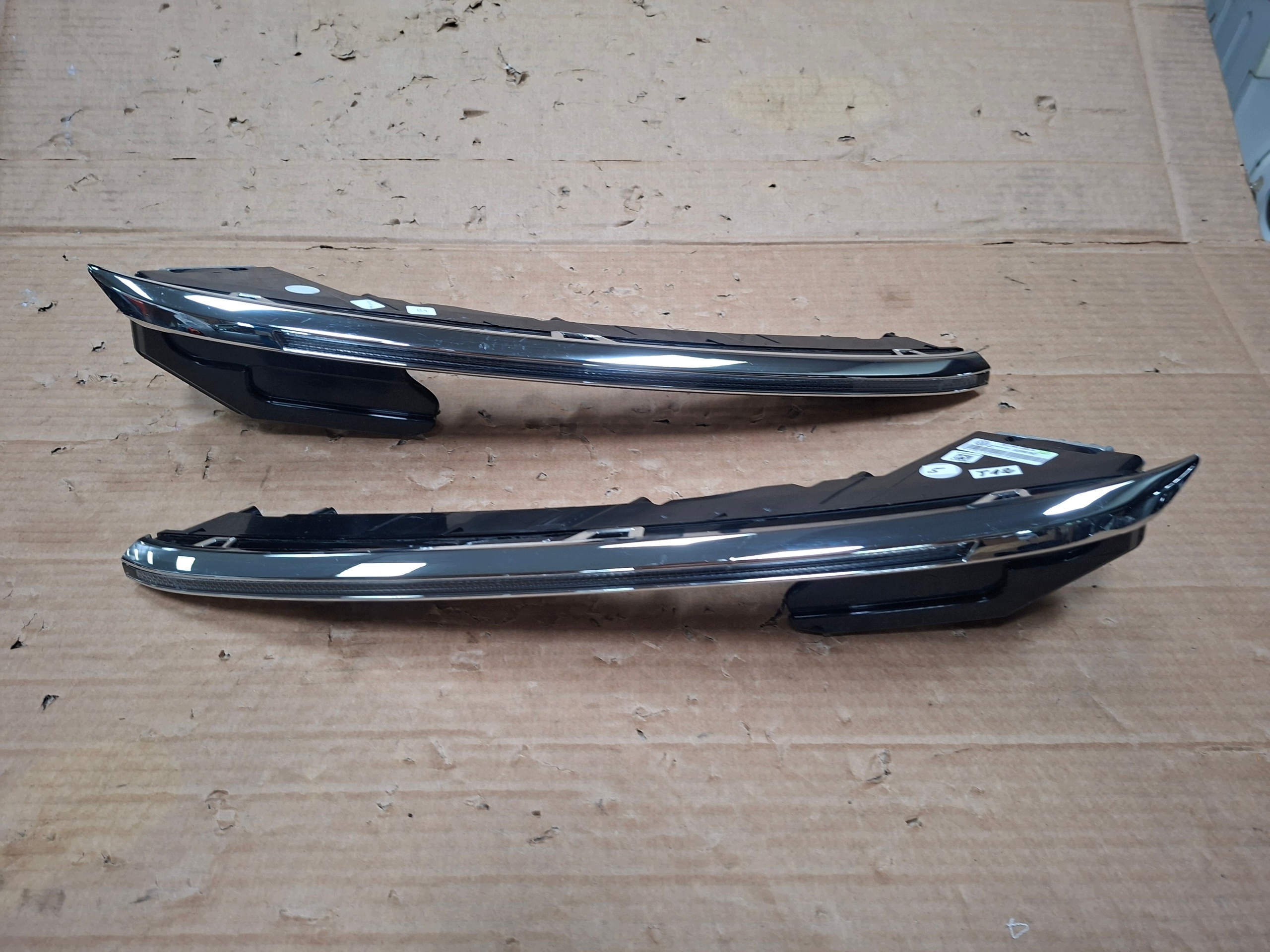 OEM 761941055 Halogeeni LED DRL Vasen VW Touareg III