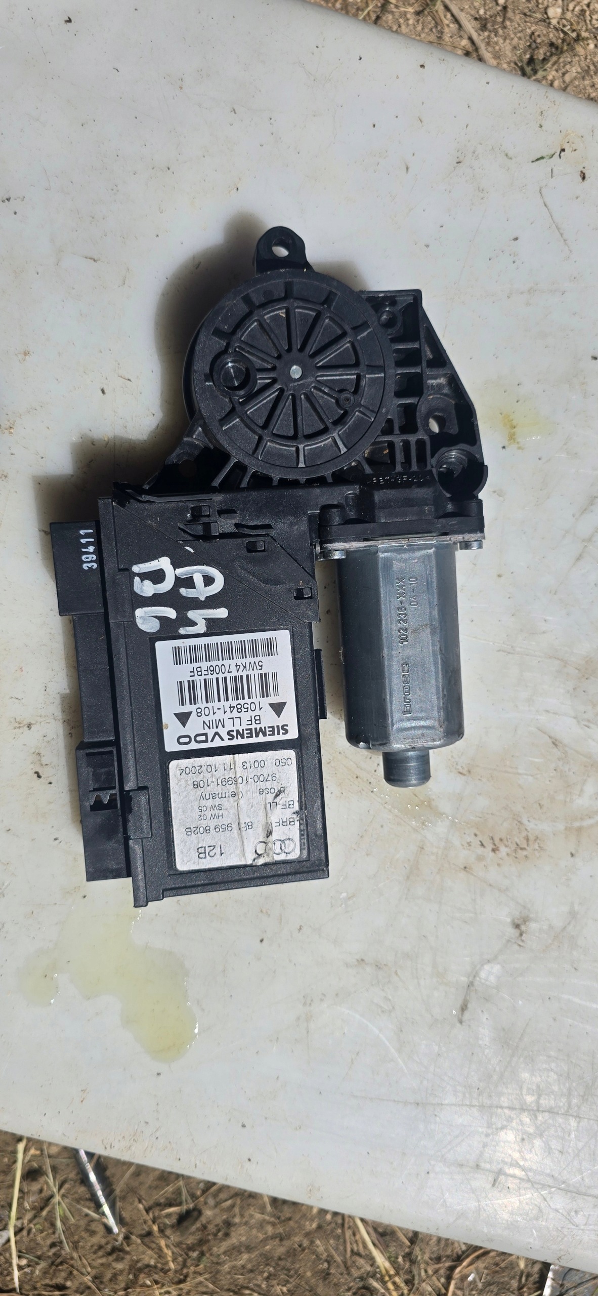 OEM 8E1959802B Oikea etuikkunan moottori Audi A4