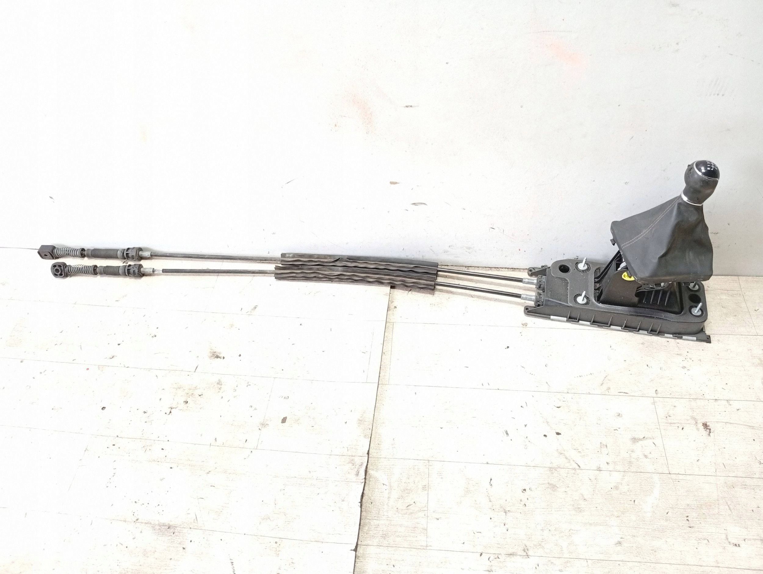 Schalthebel OEM 5Q0711061F für Seat Arona 2018 image 2