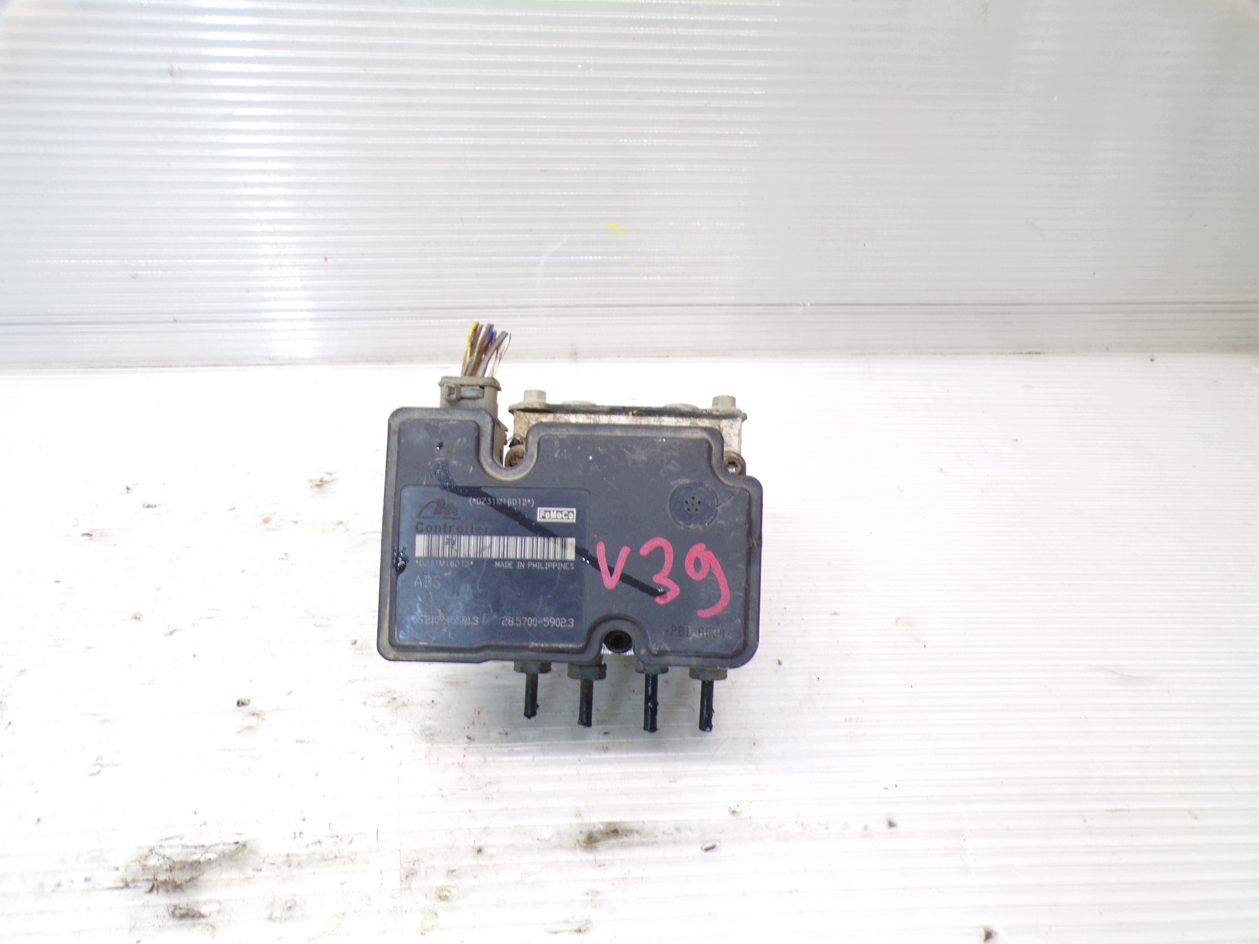 Pompe ABS OEM 8V512M110AD pour Ford Fiesta MK7 image 2