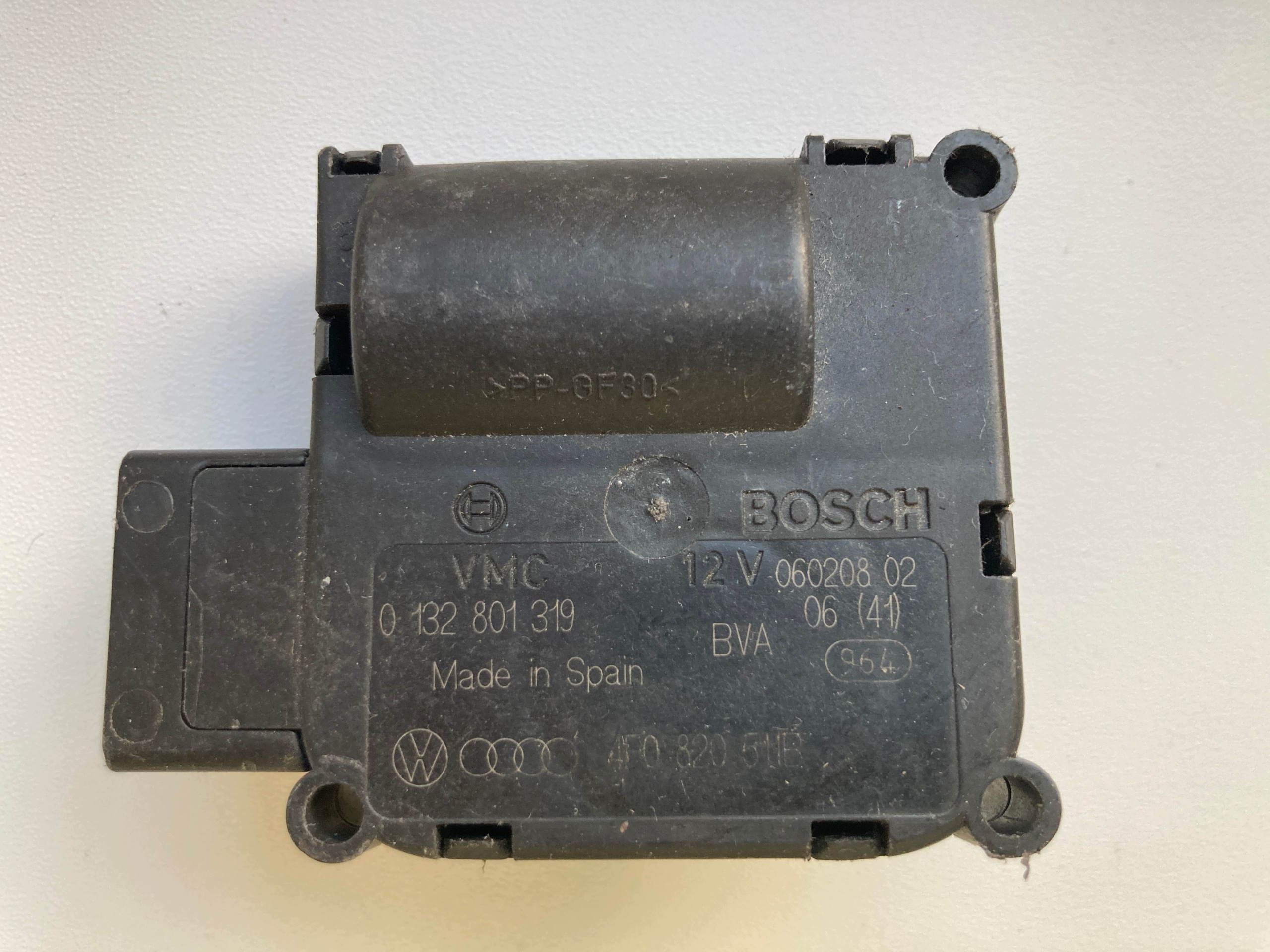 Calefactor OEM 4F0820511B para Audi A6 4F2 C6 5.2L image 2