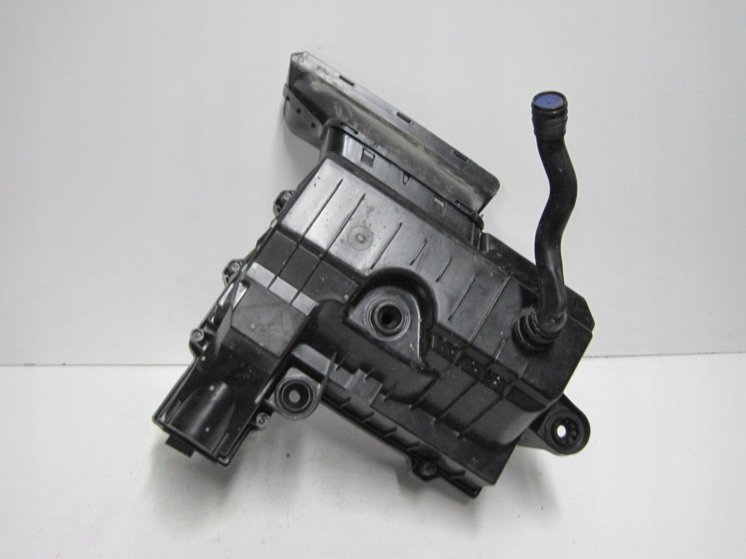 Luftfilterhus VW Passat B8 OEM 5Q0129620D image 3