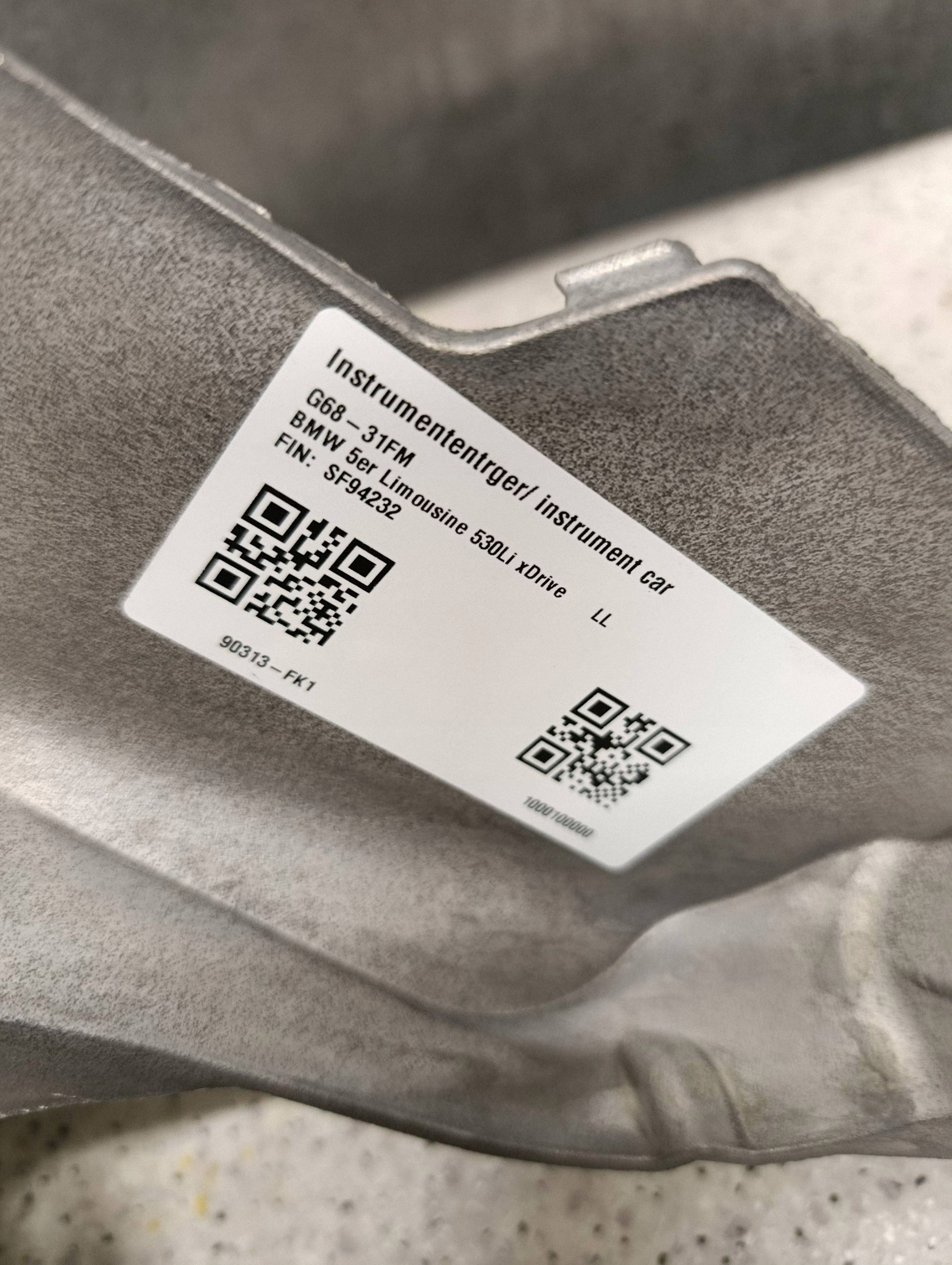 BMW OE 9418663 Mittariston Kehys 5-sarja G60/G61