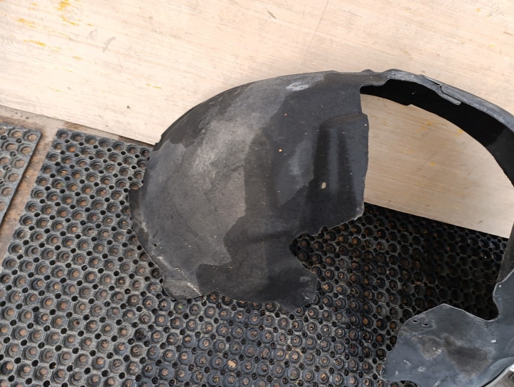 Arco de Roda Dianteiro Esquerdo Audi A5 8T OEM 8T0821171H image 4