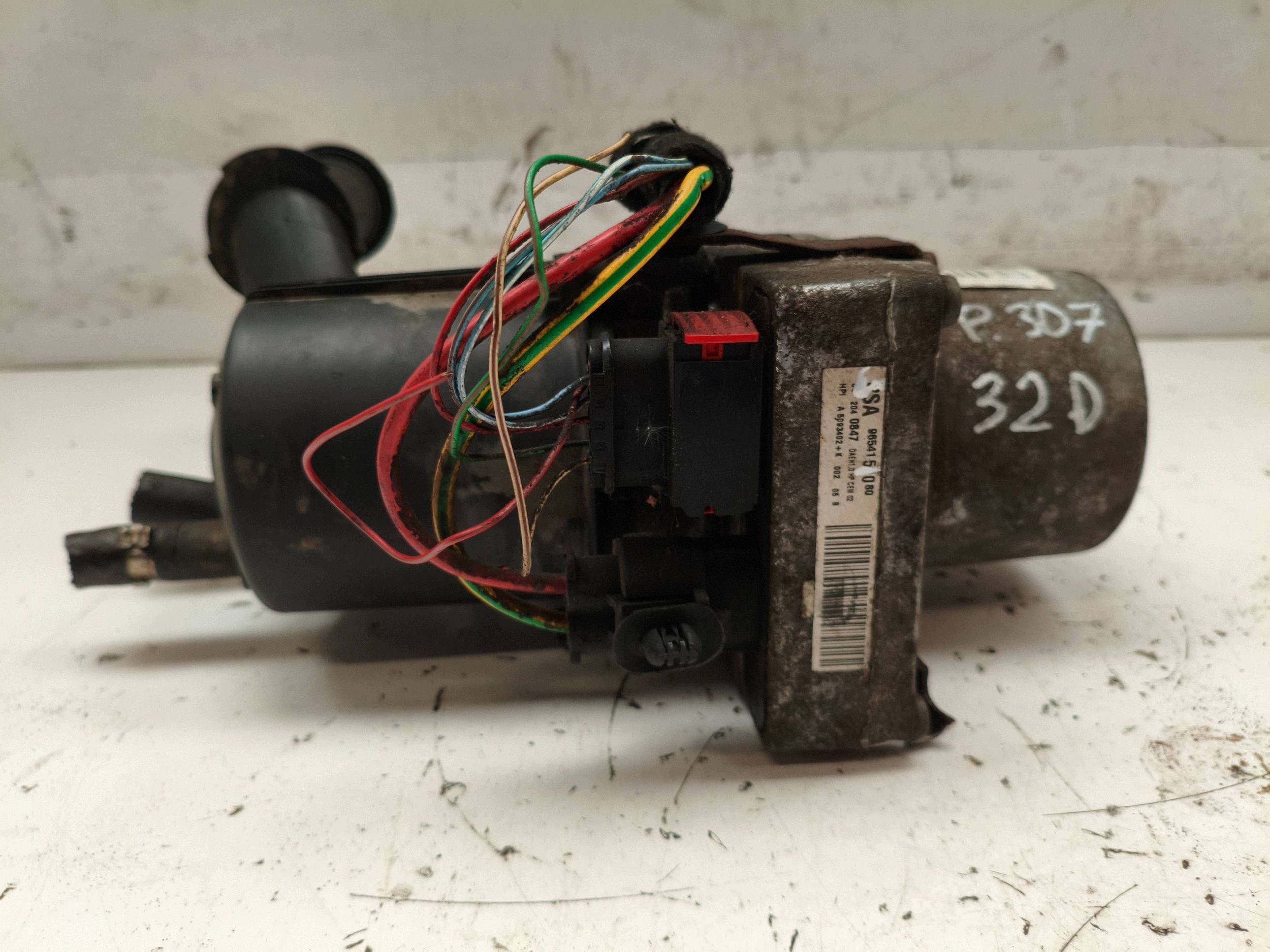 Pompe de direction OEM 9654151080 pour Peugeot 307 image 8