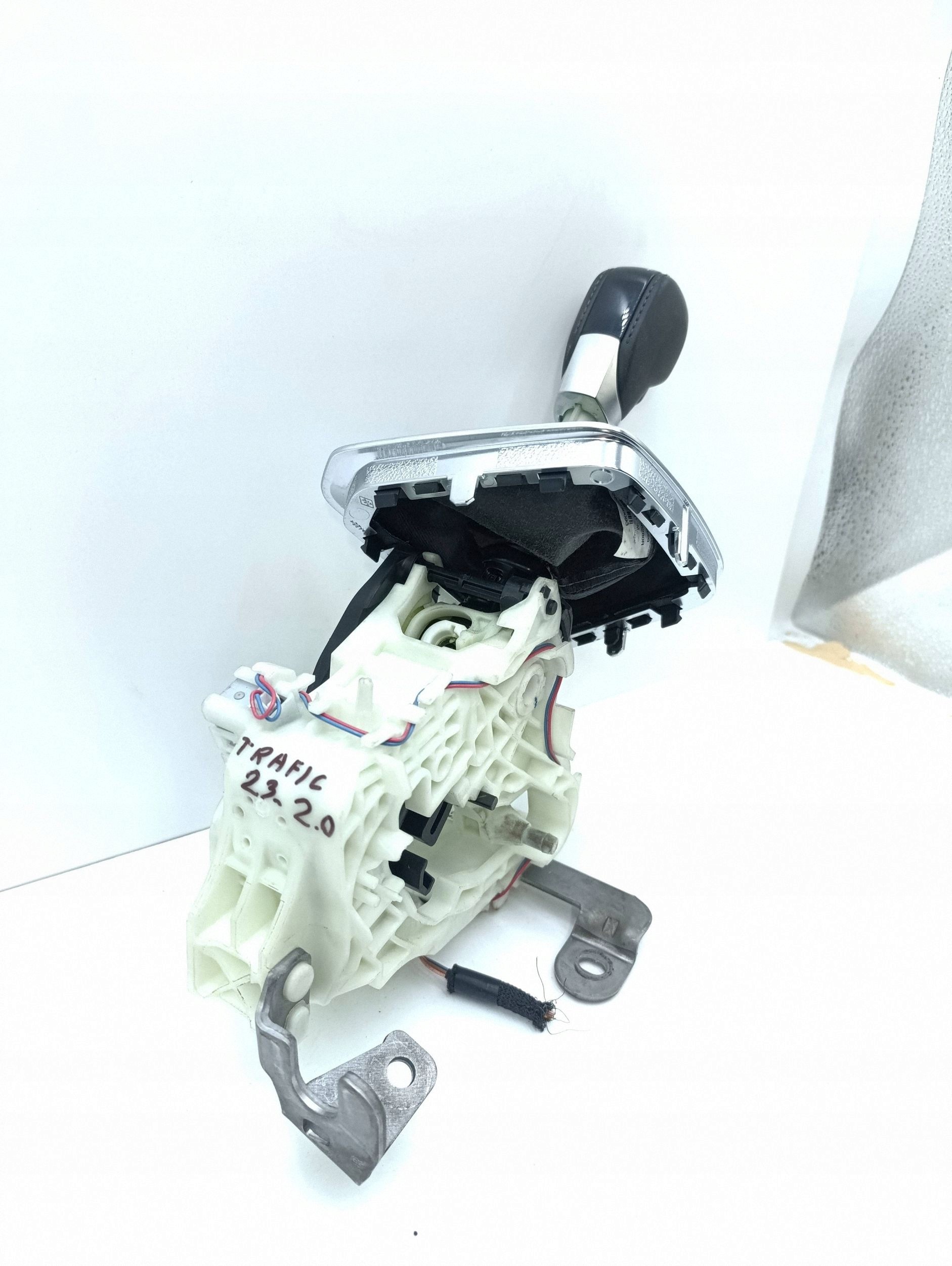 Vaihteenvalitsimen nuppi OEM 1011069R Traffic Vivaro Talento