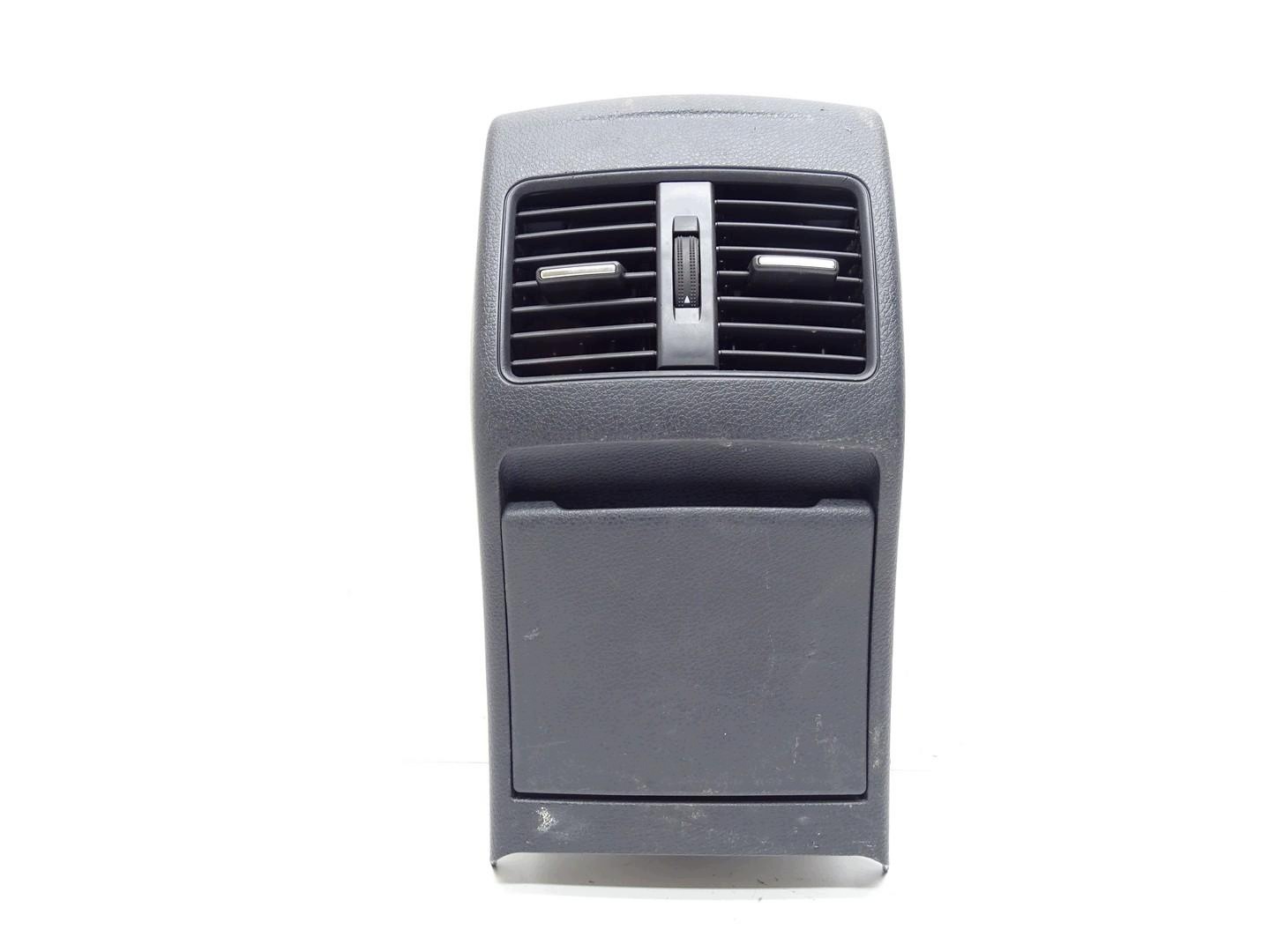 Grille de ventilation centrale Mercedes A W176 OEM A1766801050 image 2