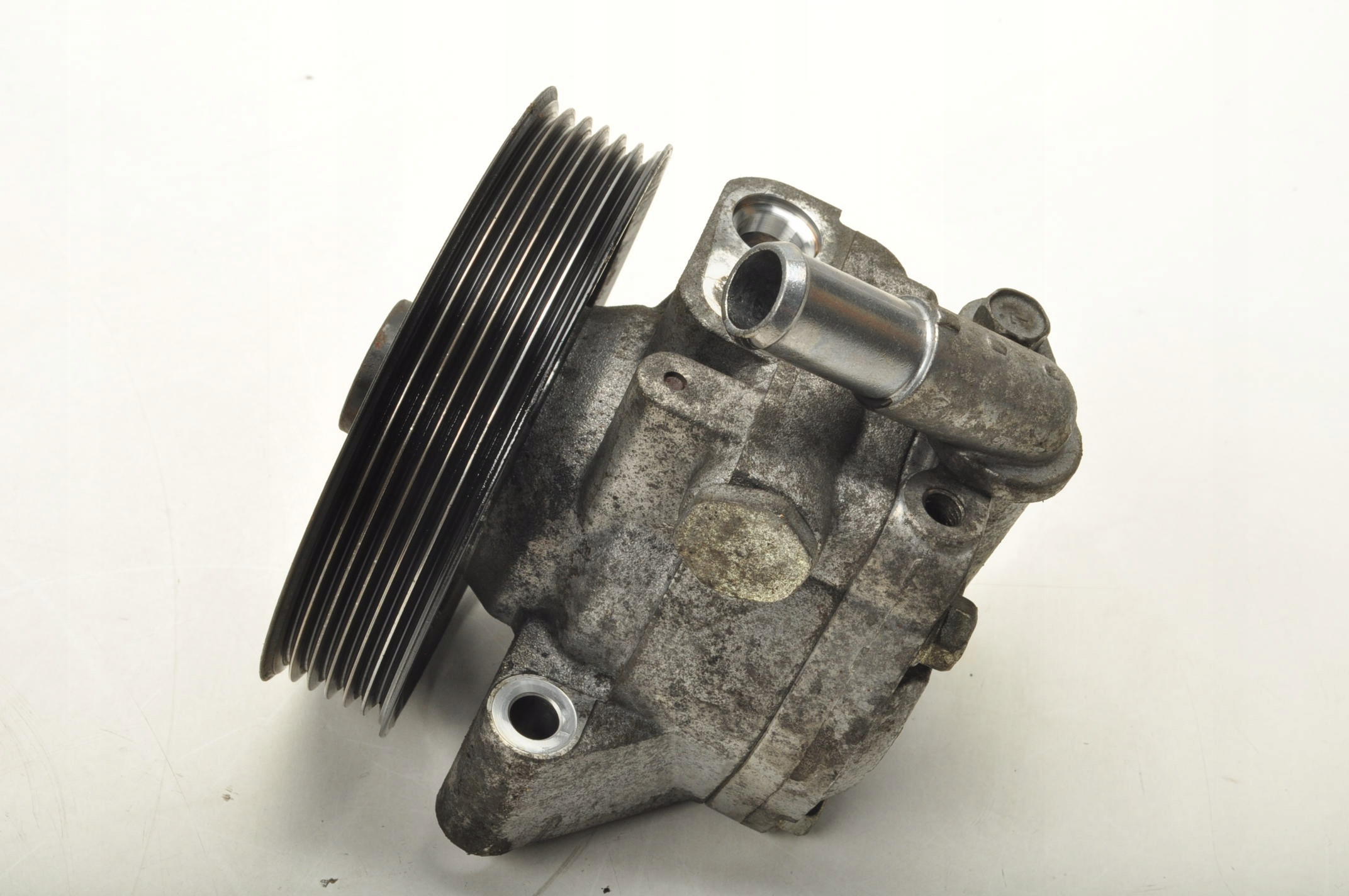 Pompe de direction assistée Ford OEM 6G91-3A696-CE Occasion image 4