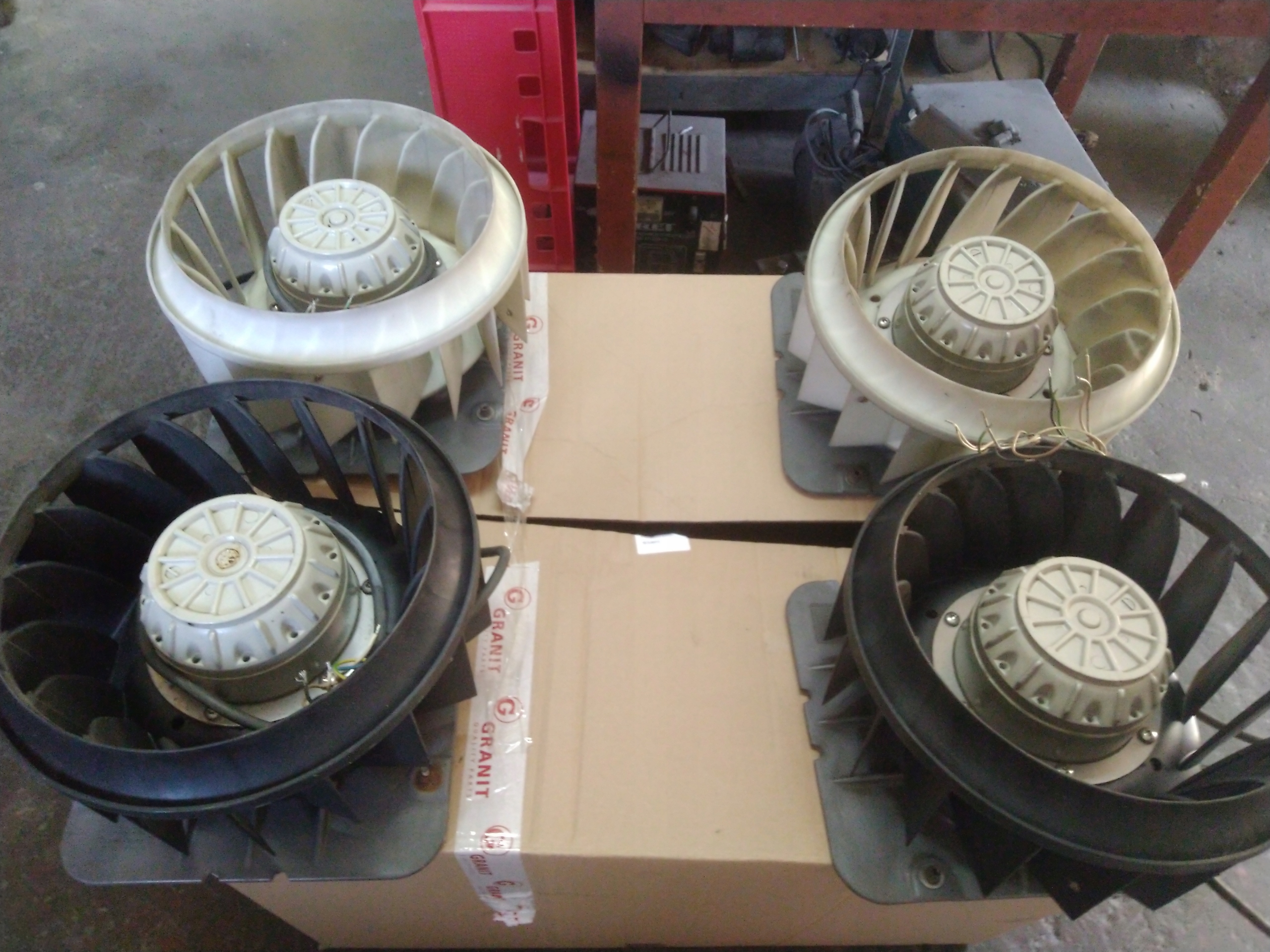 Verdamperventilator OEM 666537 voor Carrier Vector image 2