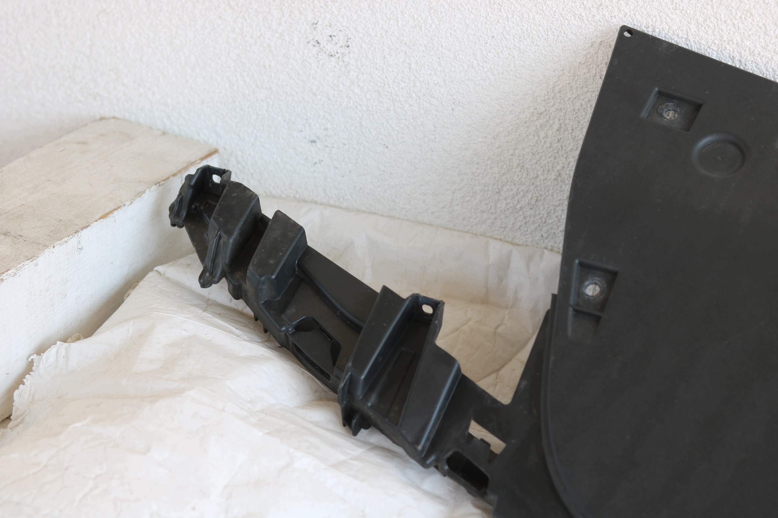 OEM 14A805915 VW ID.7 Framstötskåps Spoiler image 3