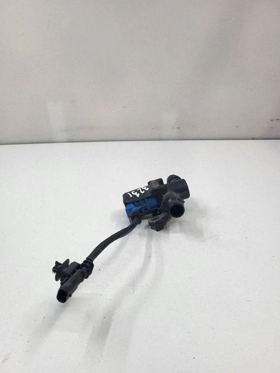 Válvula de refrigerante Peugeot 208 OEM 9839741280 image 5