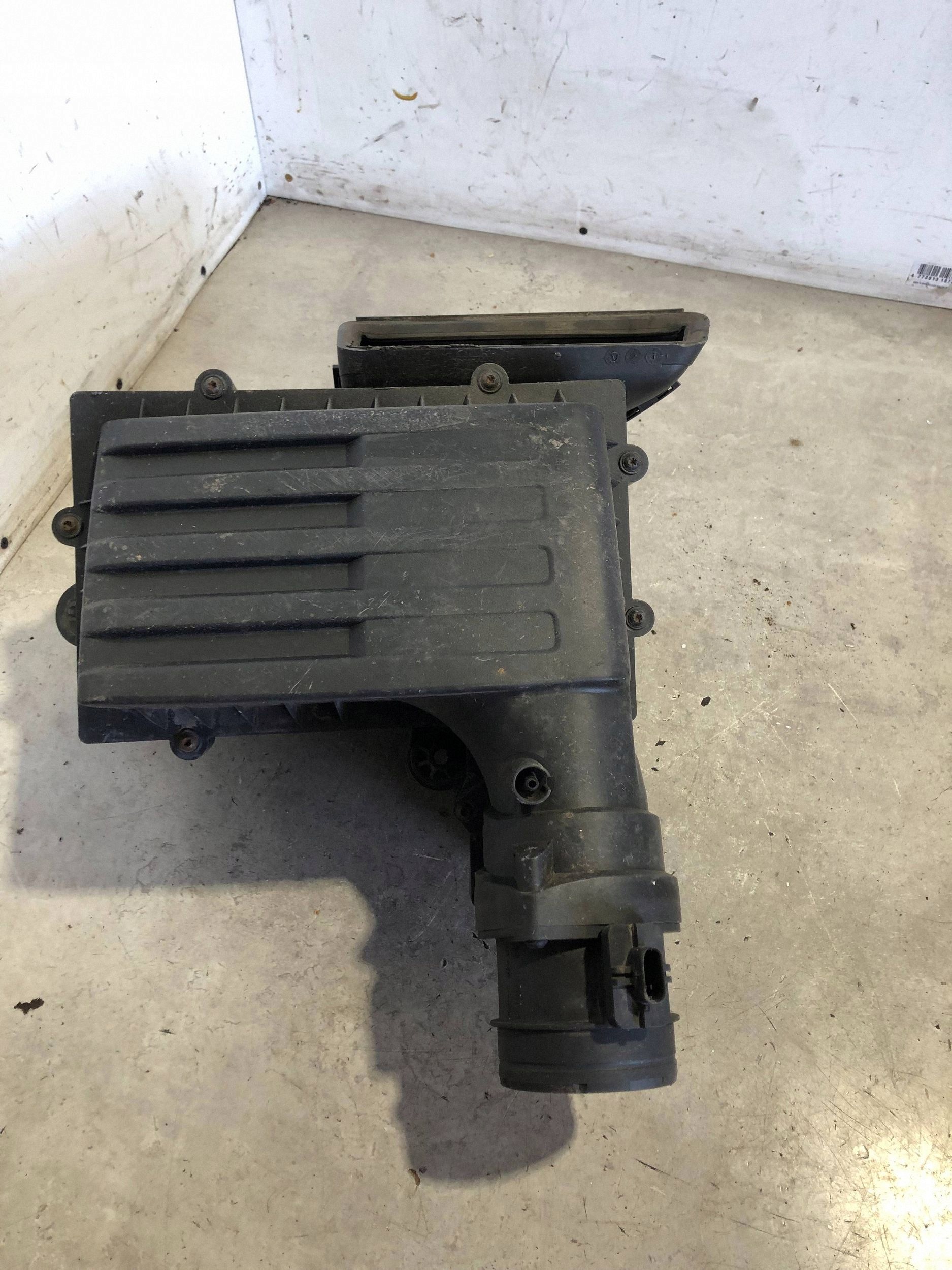 OEM 5Q0129601AC Luchtfilterhuis - Gebruikt image 2