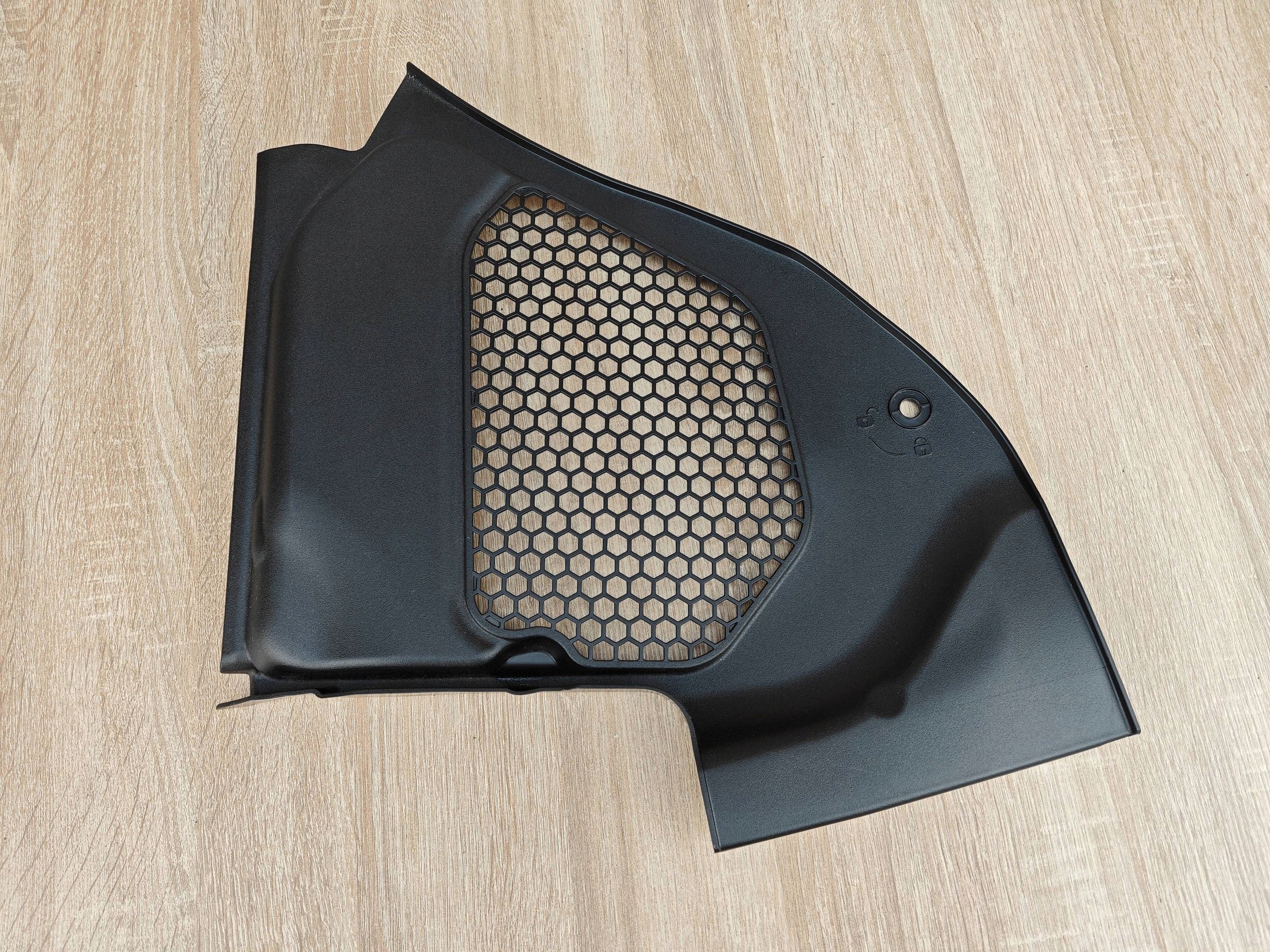 BMW OEM 7388716 Rechte Windschutzscheibenabdeckung - Gebraucht image 2
