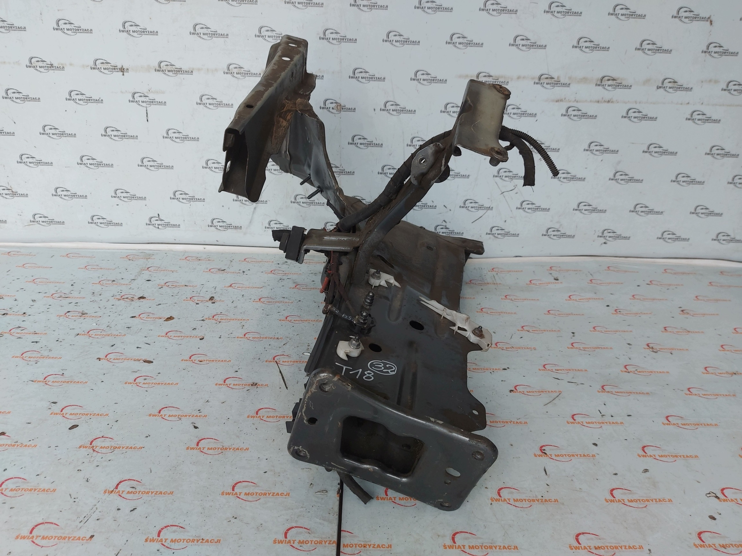 Saiote dianteiro esquerdo OEM 5Q0804181A Skoda image 4