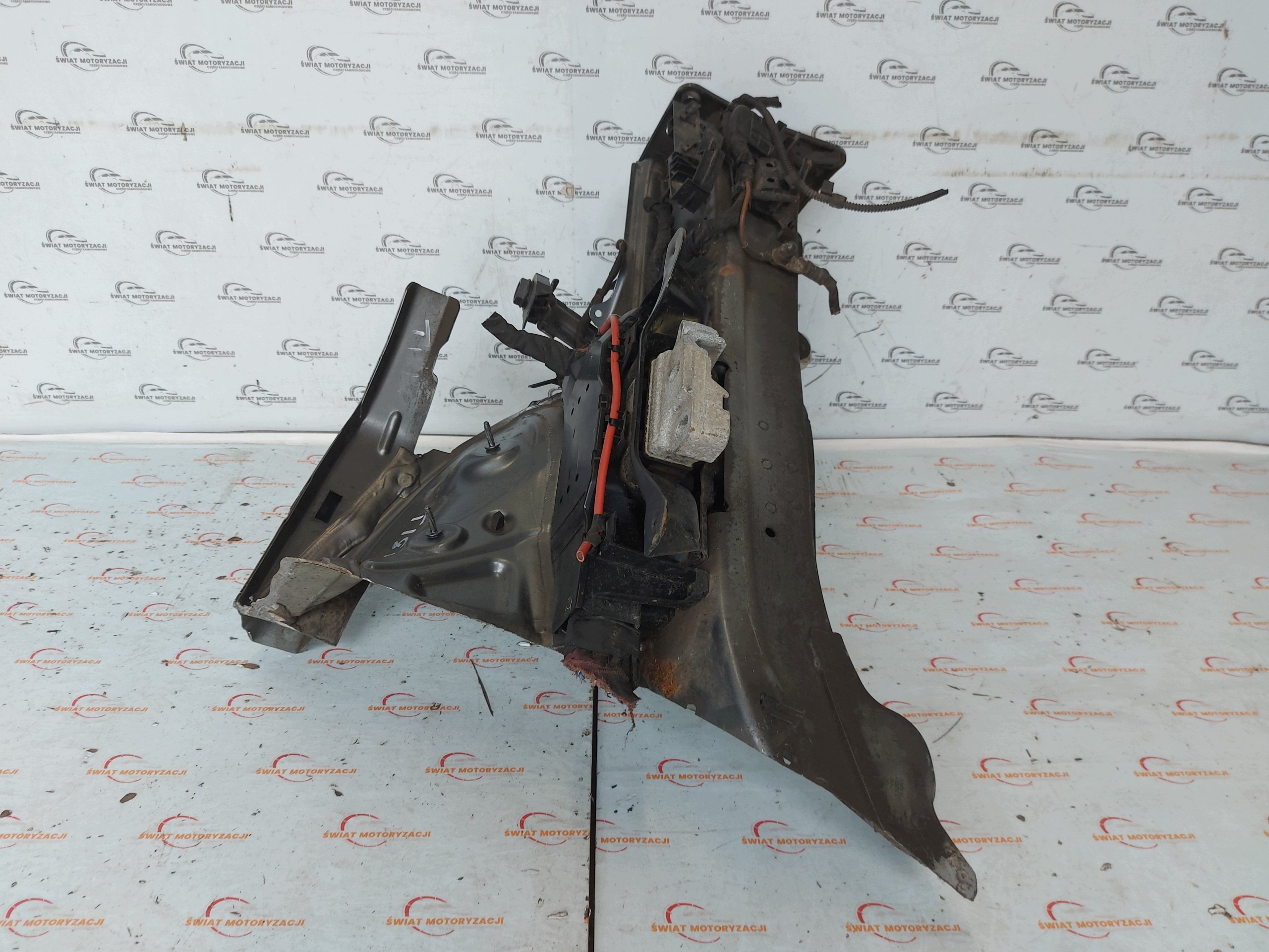 Saiote dianteiro esquerdo OEM 5Q0804181A Skoda image 8