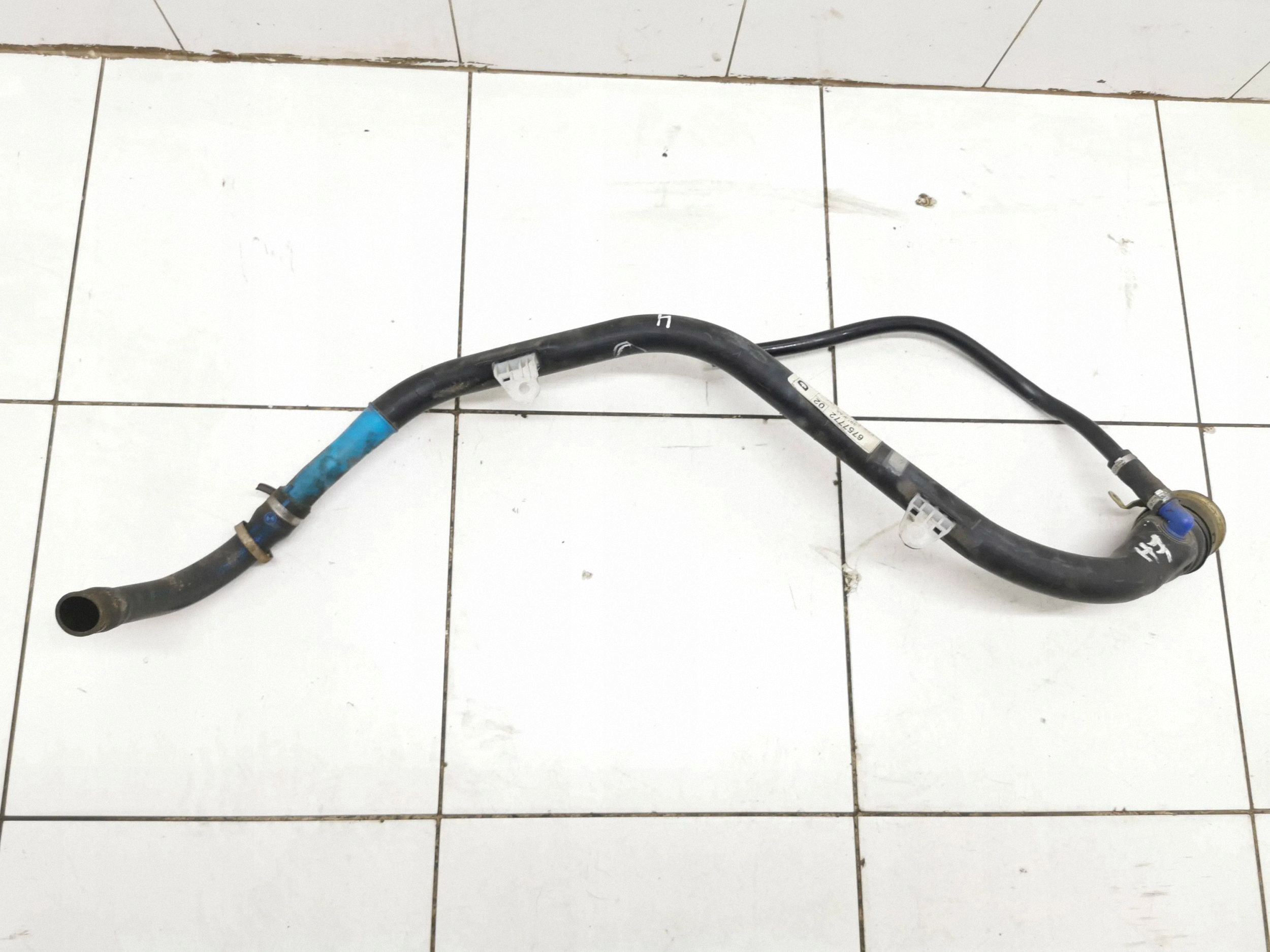 BMW X5 E53 Tankvulpijp OEM 6757772 image 2