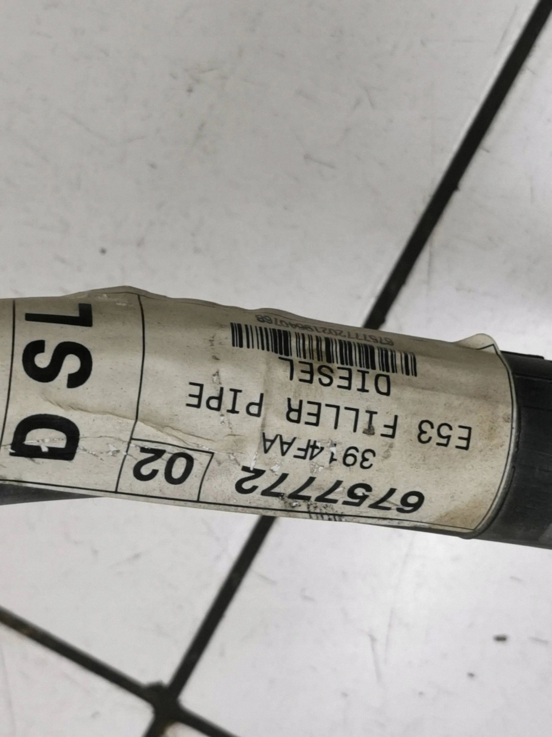 BMW X5 E53 Tankvulpijp OEM 6757772 image 9