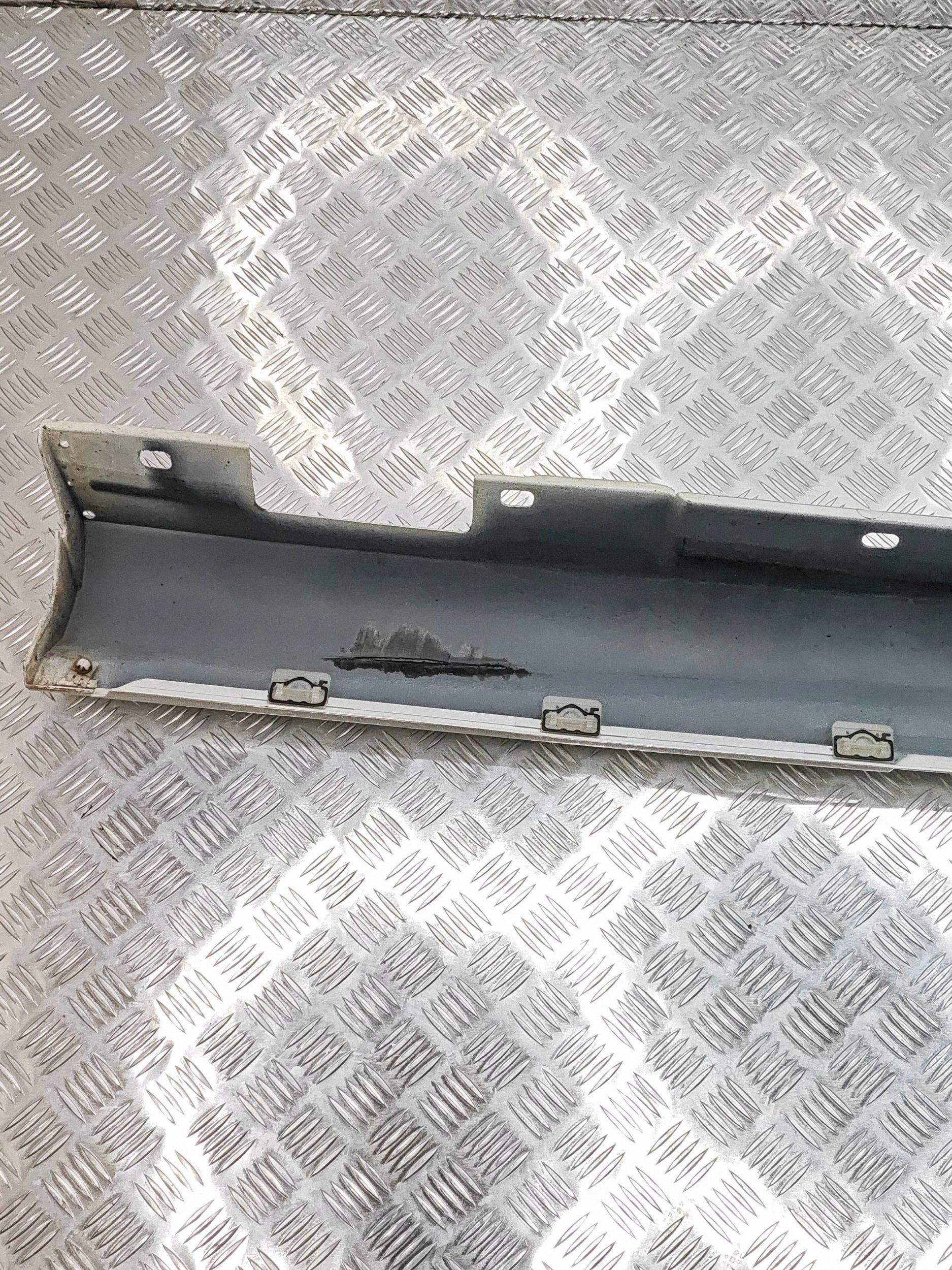 Mercedes-Benz W204 AMG Seitenschweller Rechts OEM A2046981454 image 6