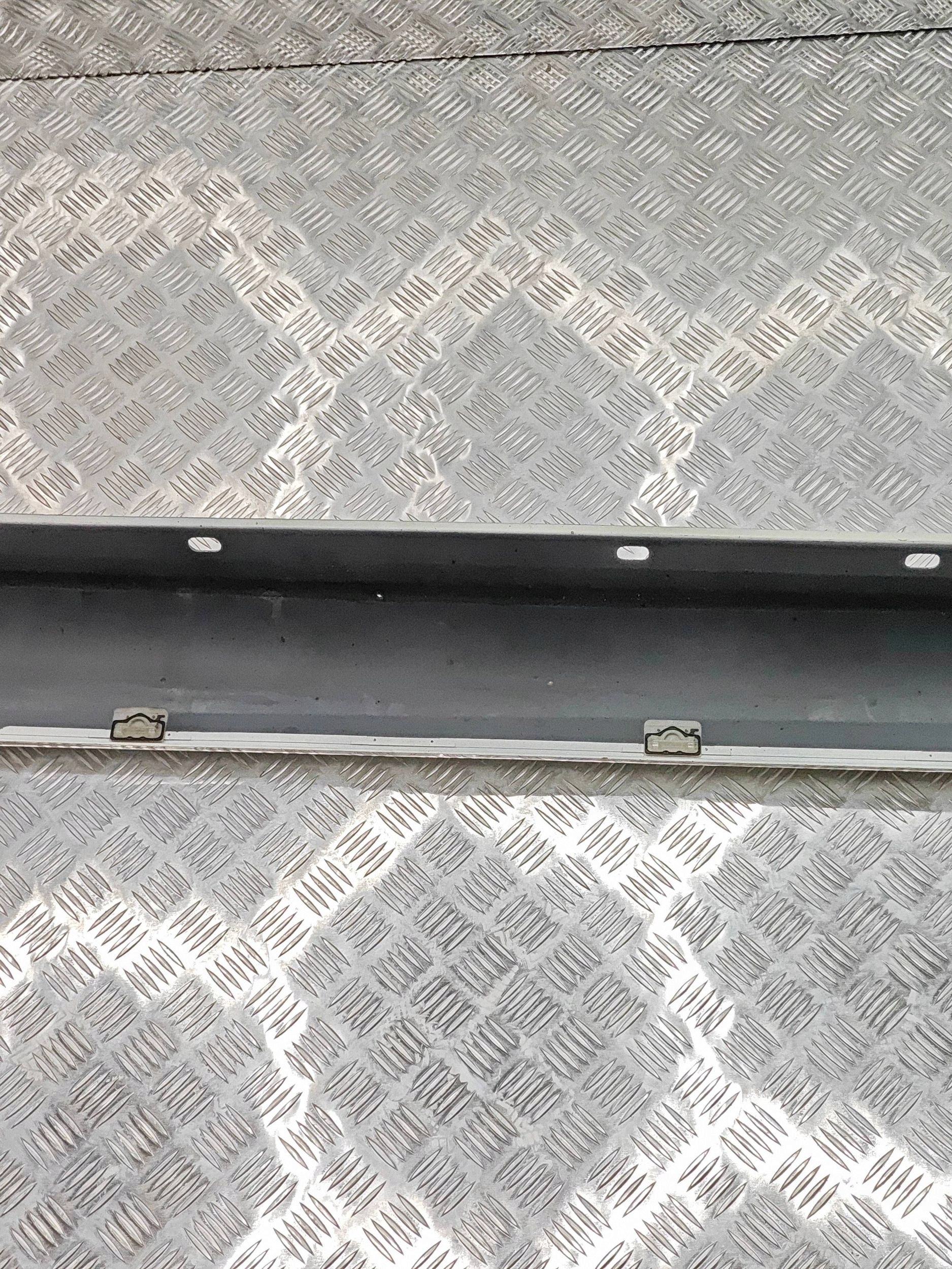 Mercedes-Benz W204 AMG Seitenschweller Rechts OEM A2046981454 image 7