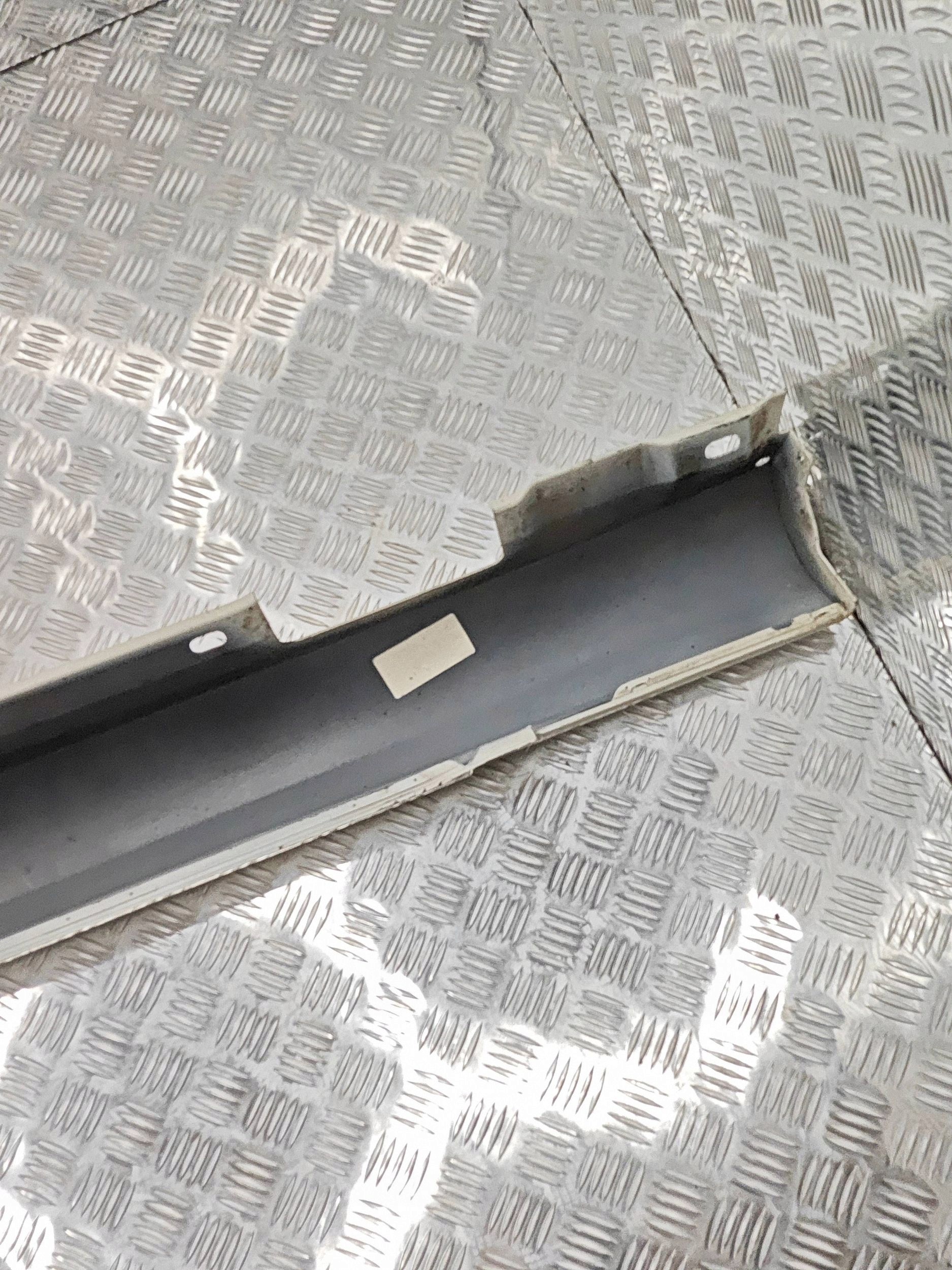 Mercedes-Benz W204 AMG Seitenschweller Rechts OEM A2046981454 image 8