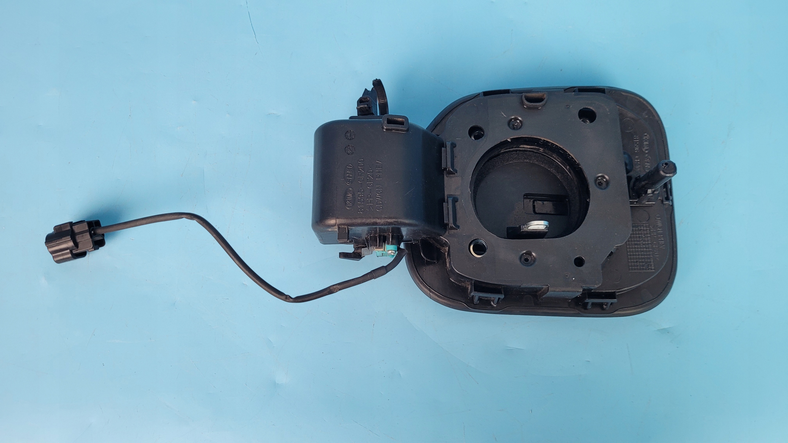 Bränslelucka OEM 81595-CR200 för Kia Ceed III M-HEV image 8