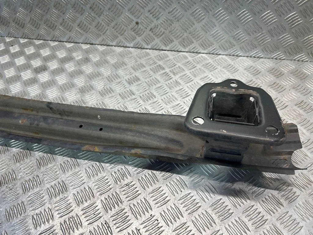 BMW X1 E84 LCI bakstötskåpsförstärkning OEM 2990162 image 7