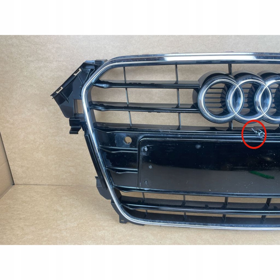 OEM 8K0853651E etupuskurin ritilä Audi A4 B8:lle