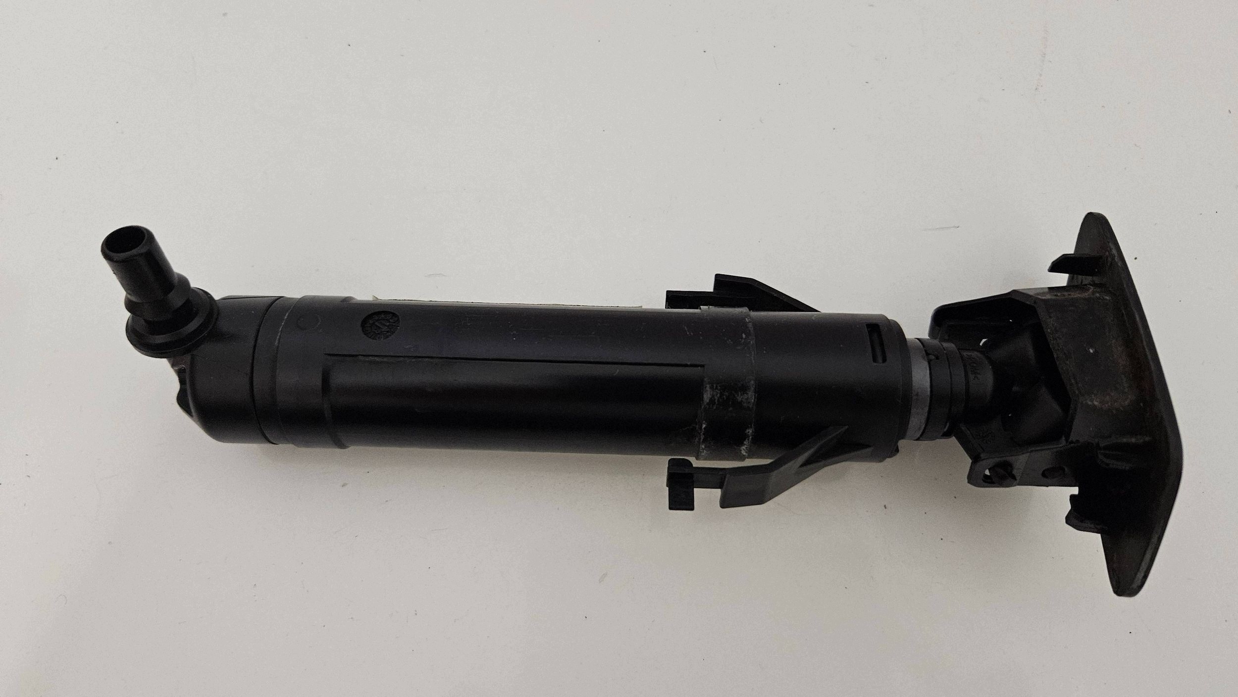 Buse de lave-glace gauche VW Passat B7 OEM 3AA955103 image 3