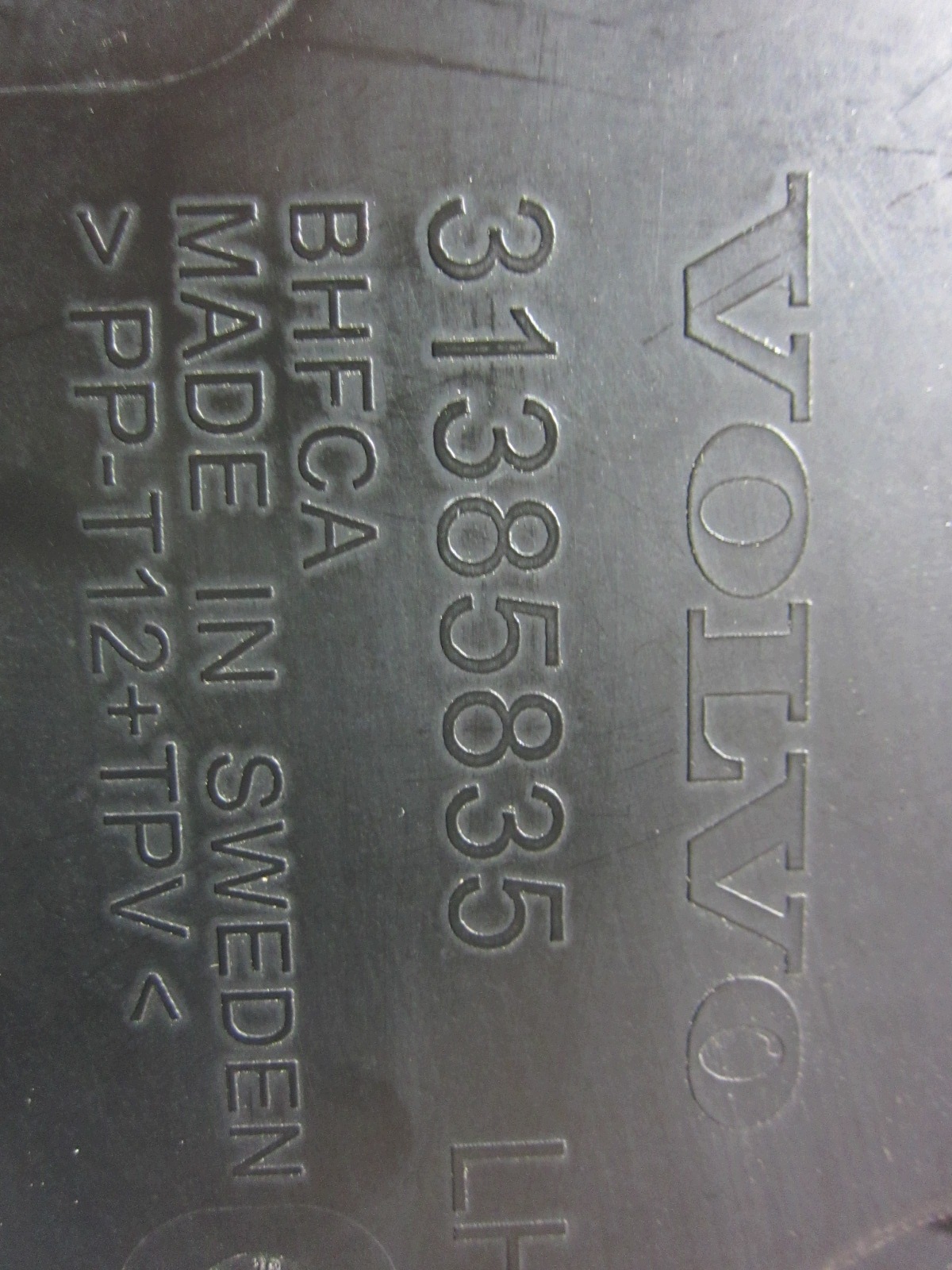 Volvo XC90 II Luftansaugabdeckung OEM 31385835 image 10
