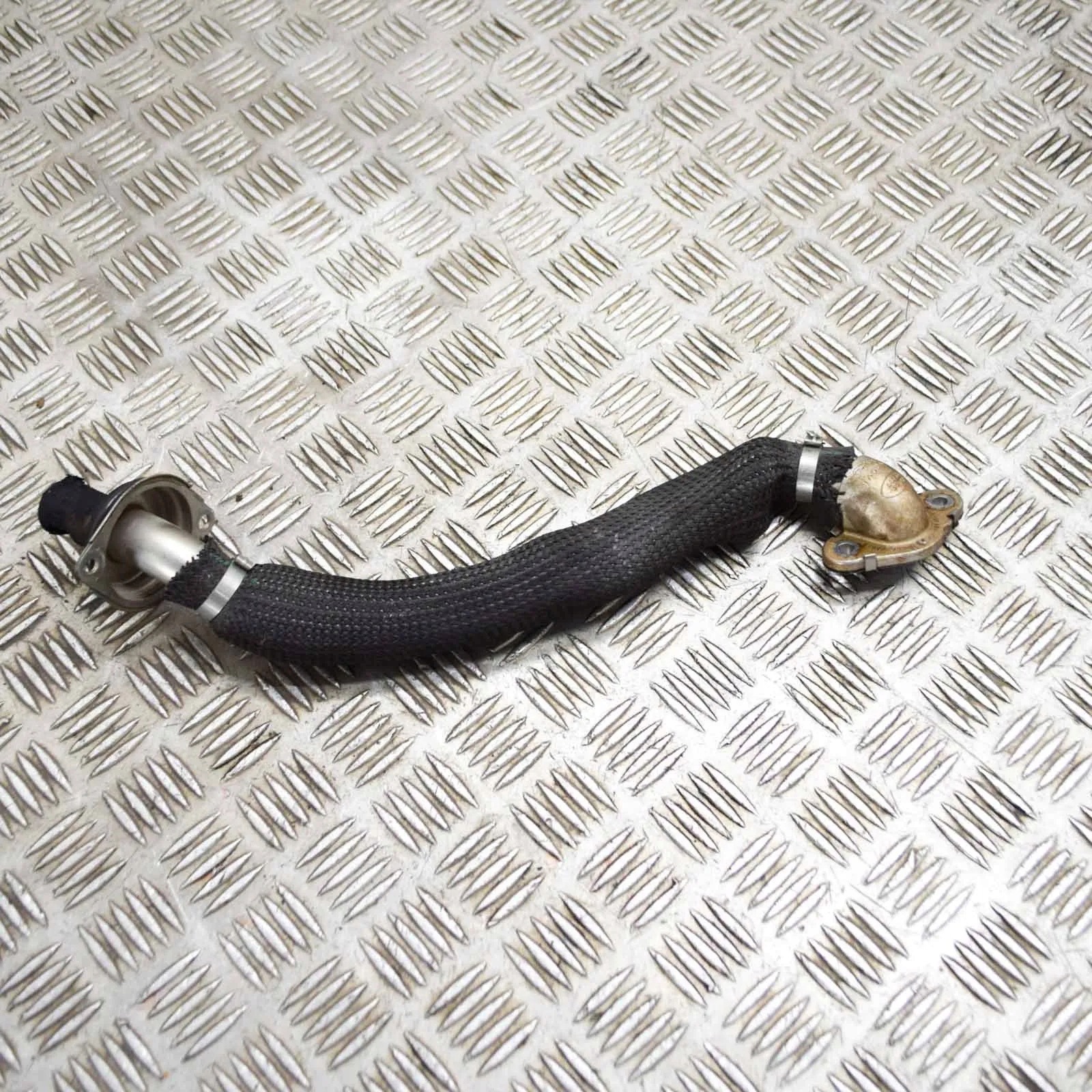 Jaguar XE 2.0 D EGR-putki OEM G4D3-9F468-CA image 3