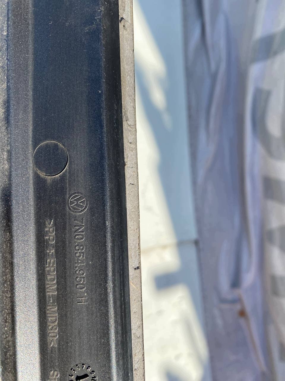 OEM 7N0854950H Moldura Puerta Trasera Derecha VW Sharan II image 3