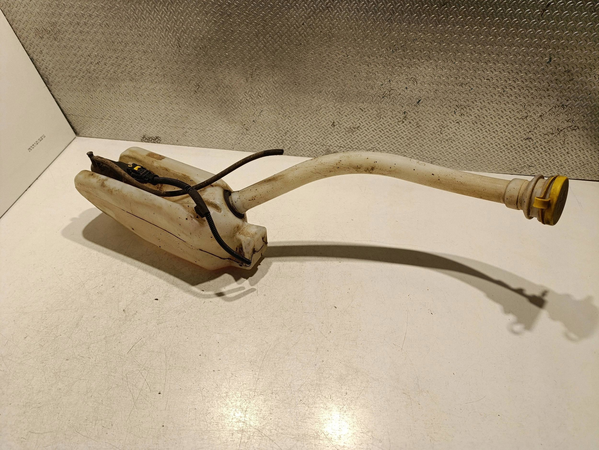 Pesulaitteen säiliö OEM 8200431474 Renault Kangoo II:lle