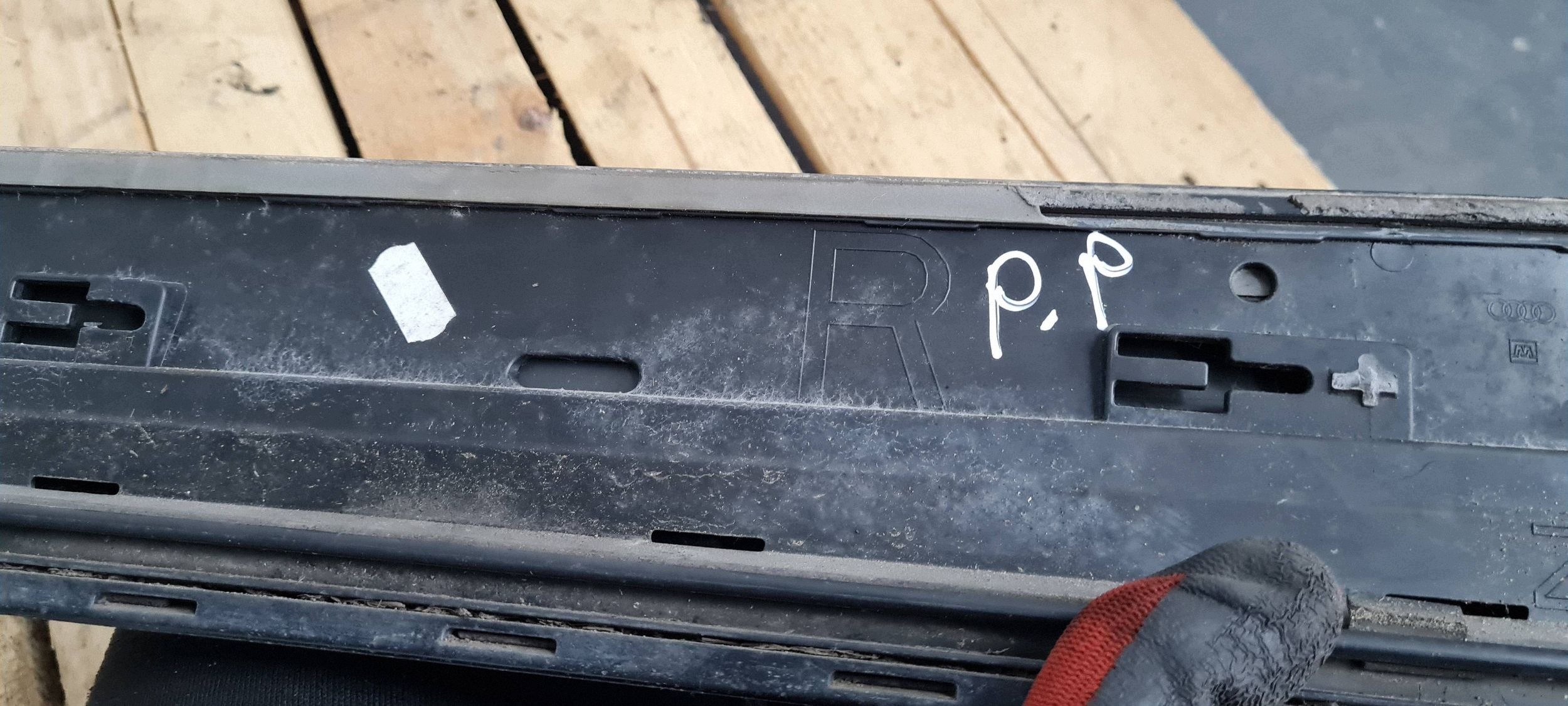 Audi Q5 SQ5 Fram Höger Dörrlist OEM 8R0853960B image 9