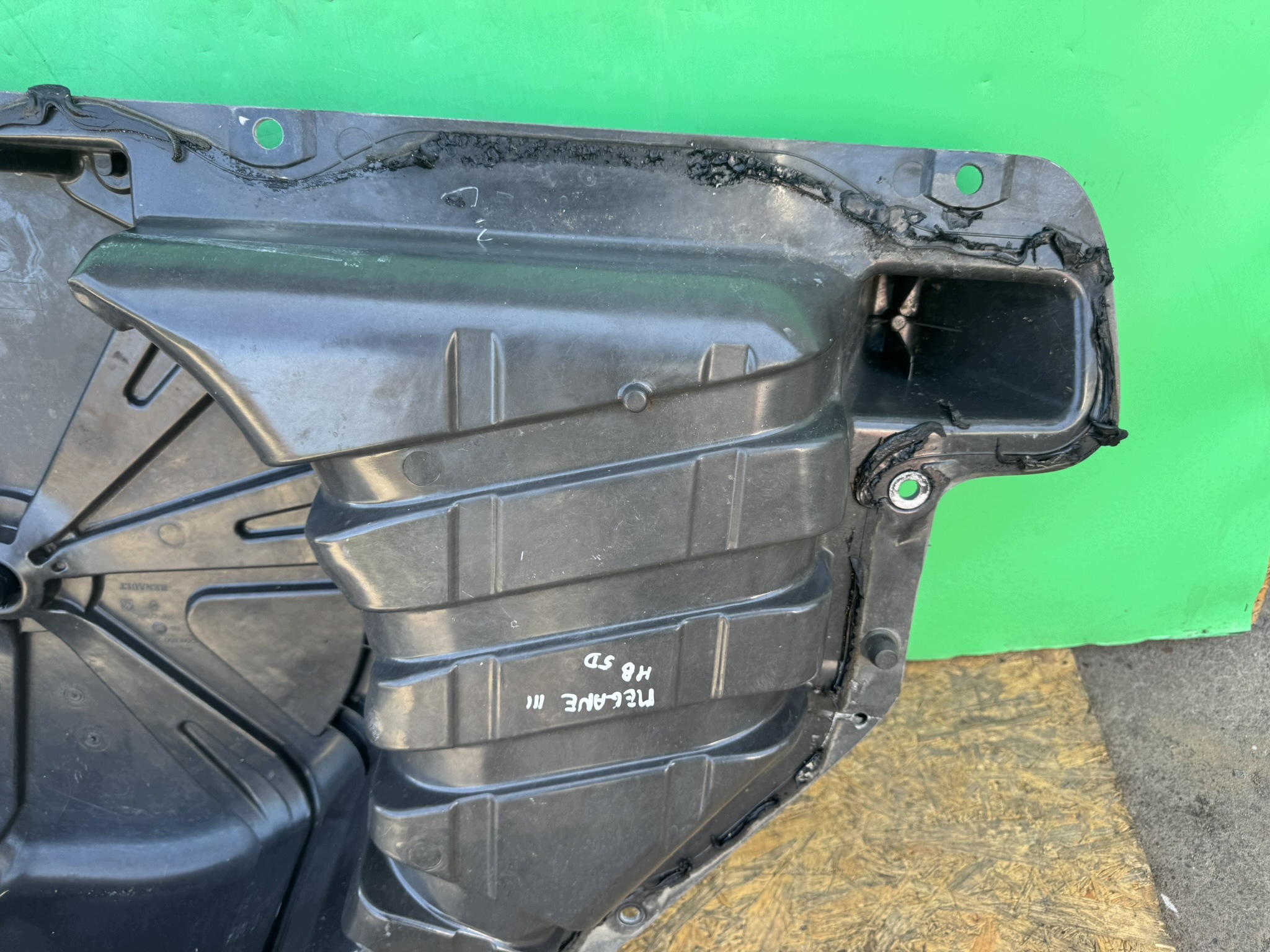 OEM 8200890248 Tavaratilan pohja-allas Renault Scenic III
